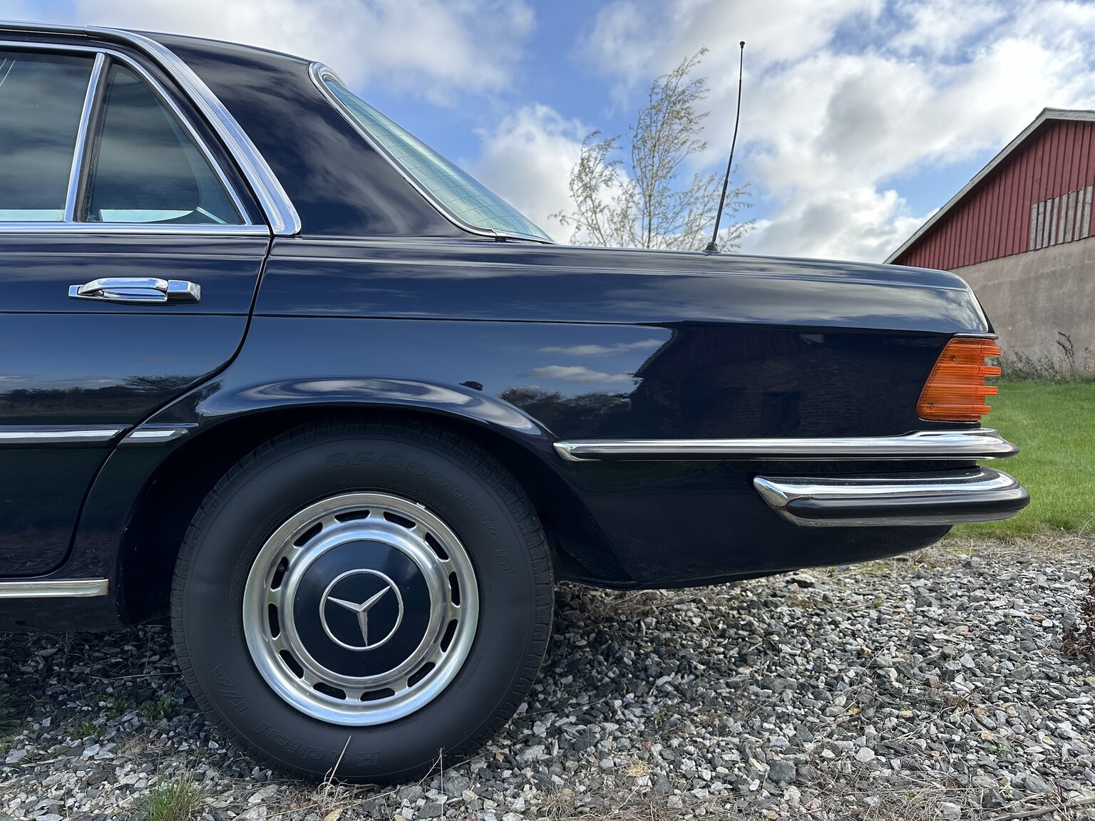 Exteriörbild på 1975 Mercedes-Benz 450 SEL 6.9 Bepansrad 