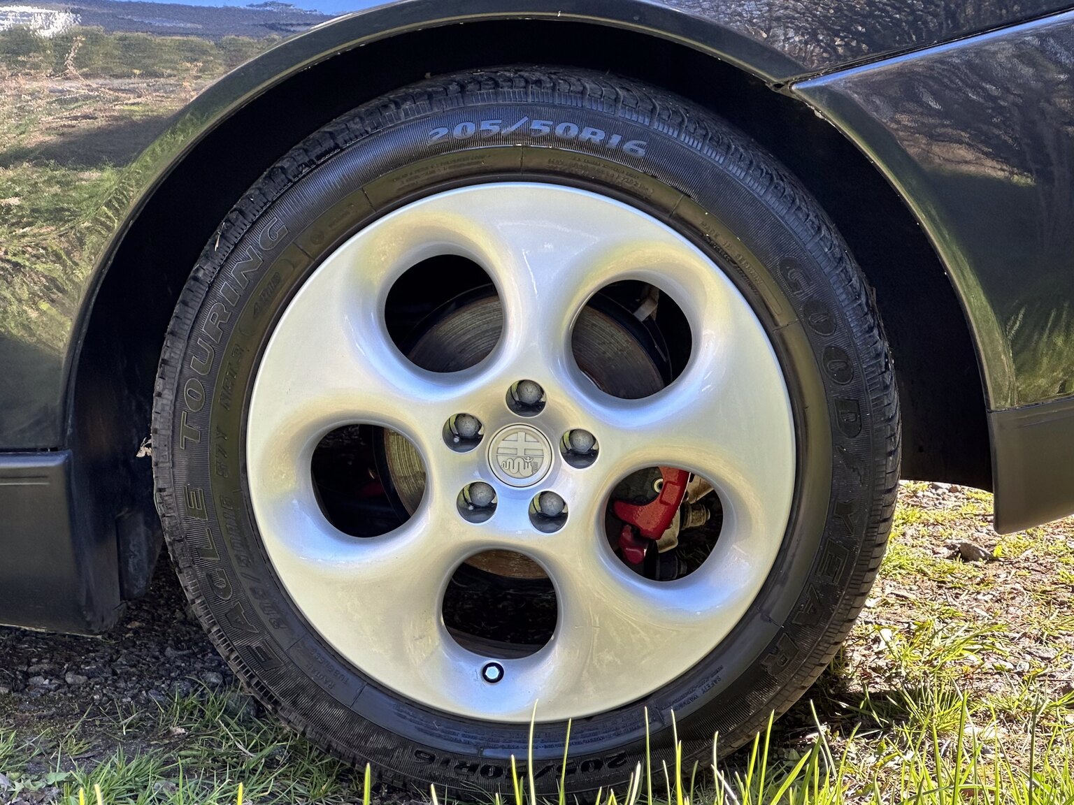 Exterior image of 1997 Alfa Romeo GTV 3.0