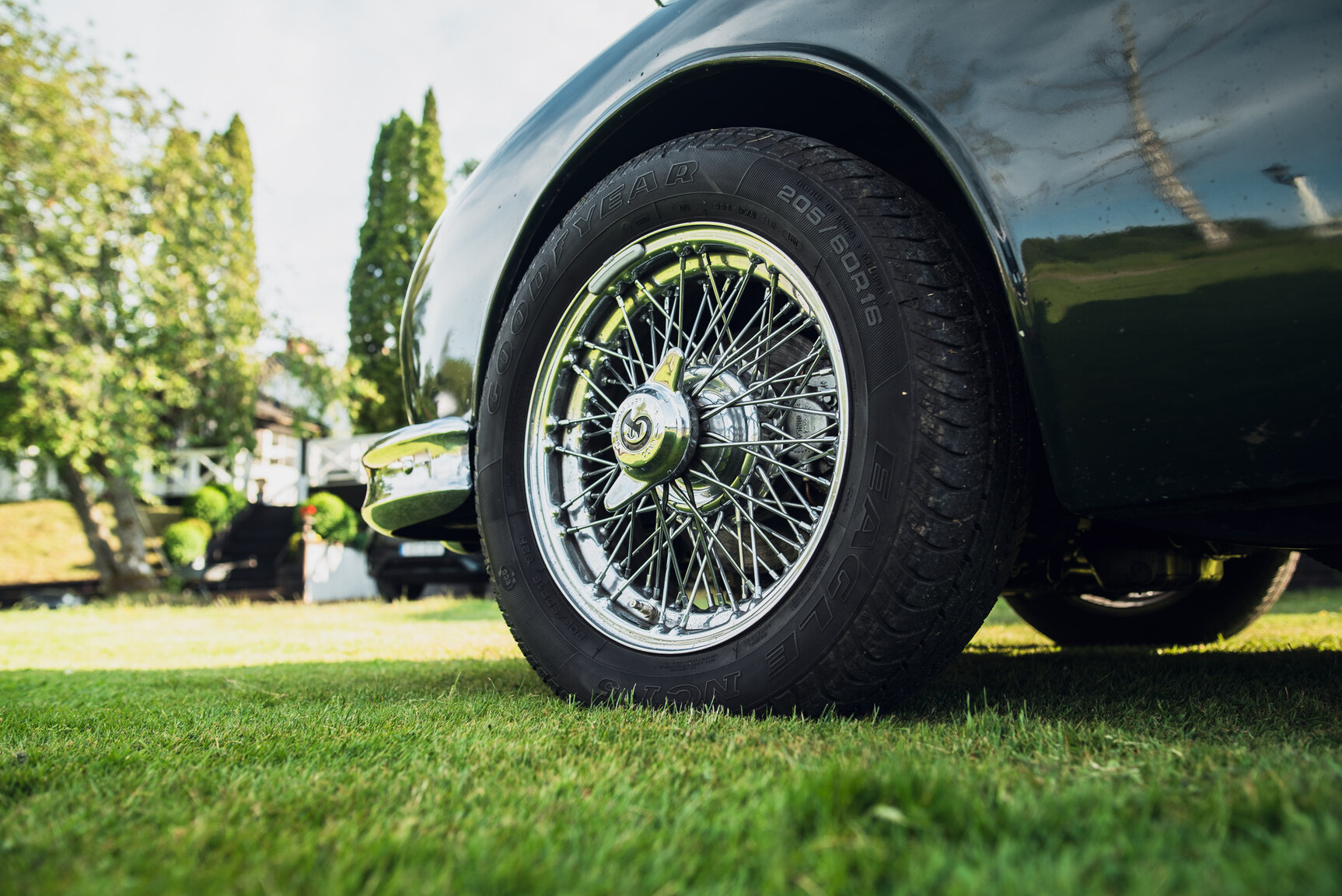 Exterior image of 1965 Daimler 250 V8