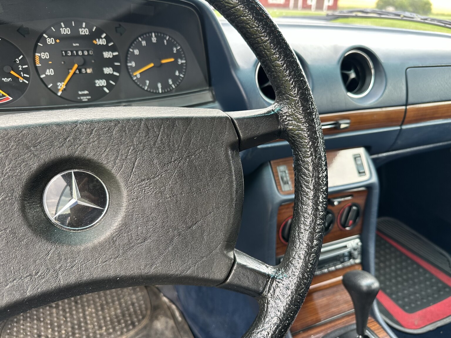 Interior image of 1984 Mercedes-Benz 230 CE