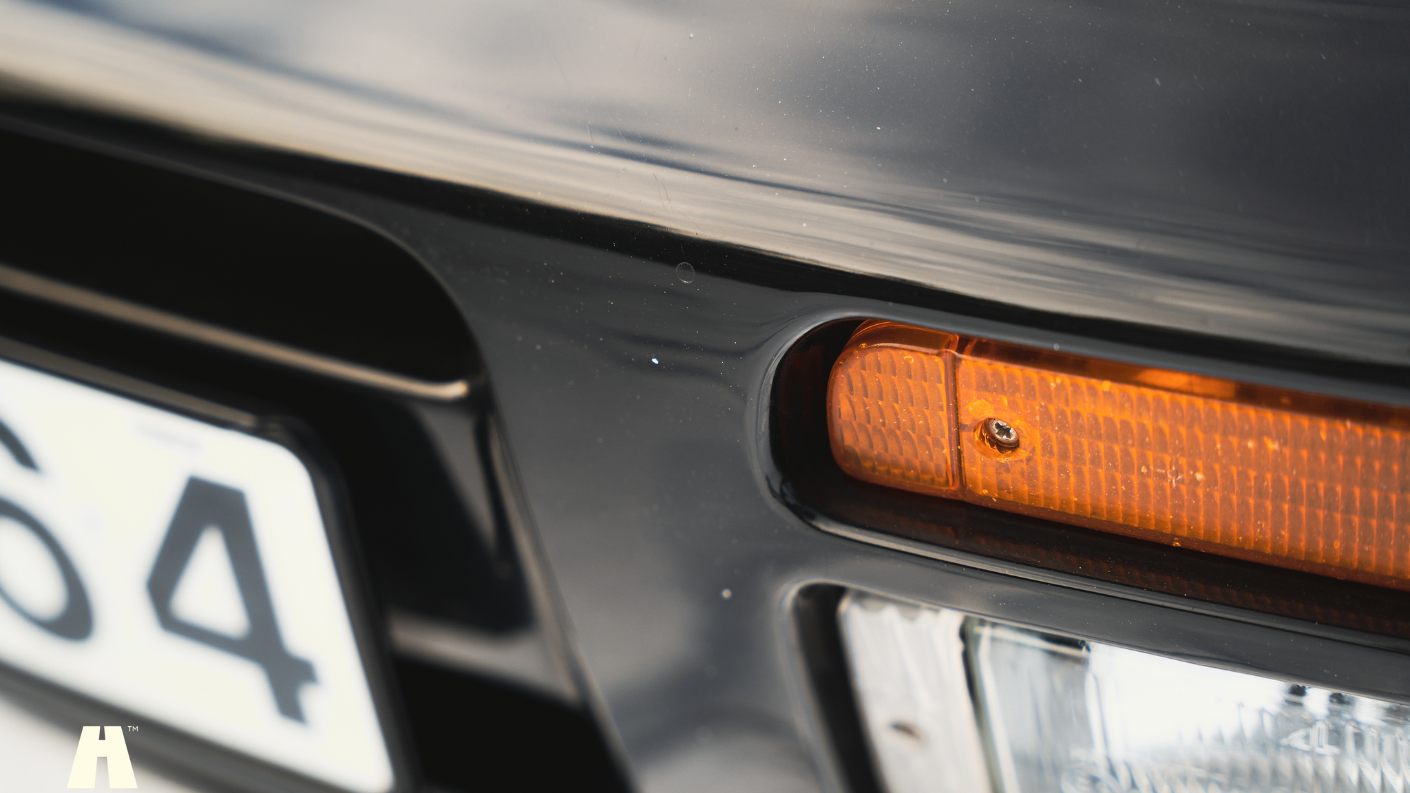 Exterior image of 1990 Porsche 944 S2 (67)