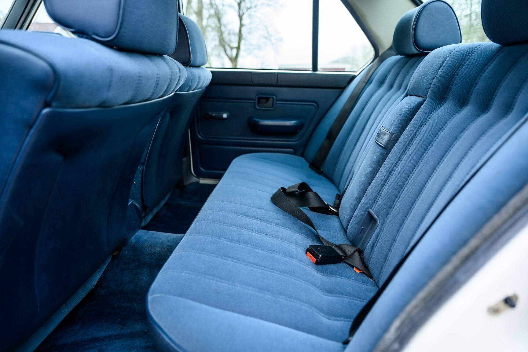 Interior image of 1986 BMW 520i
