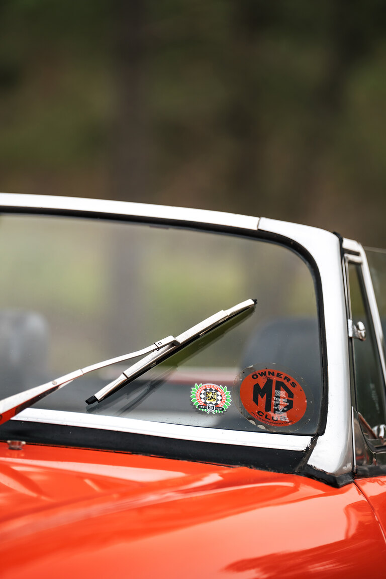 Exteriörbild på 1973 MG MGB Roadster (22)