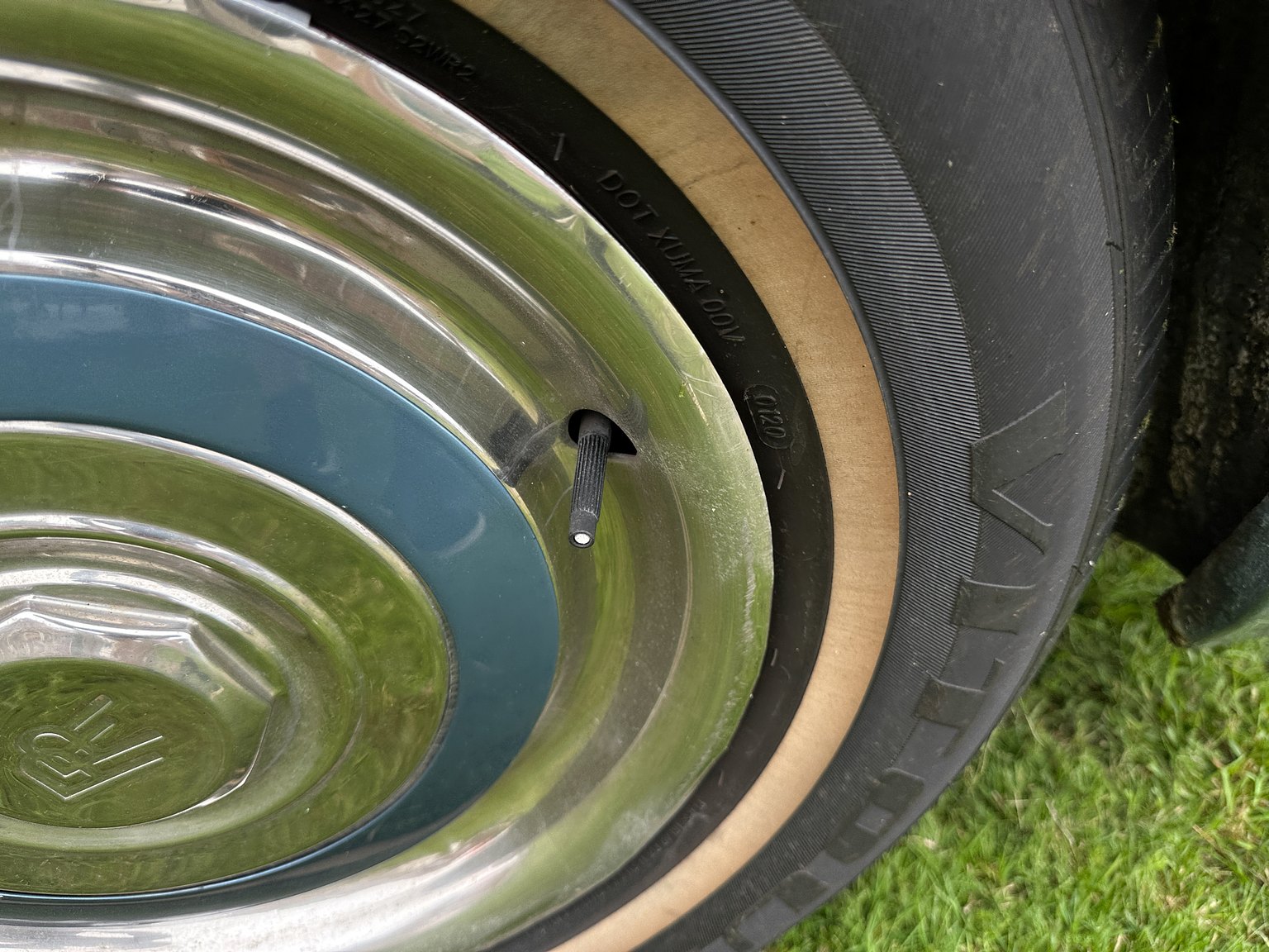 Exteriörbild på 1972 Rolls-Royce Silver Shadow