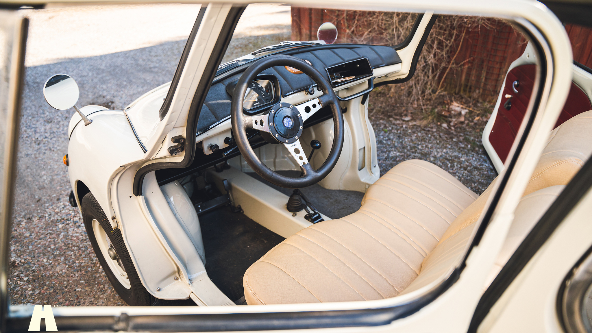 Interior image of 1968 Subaru 360 Deluxe (2)