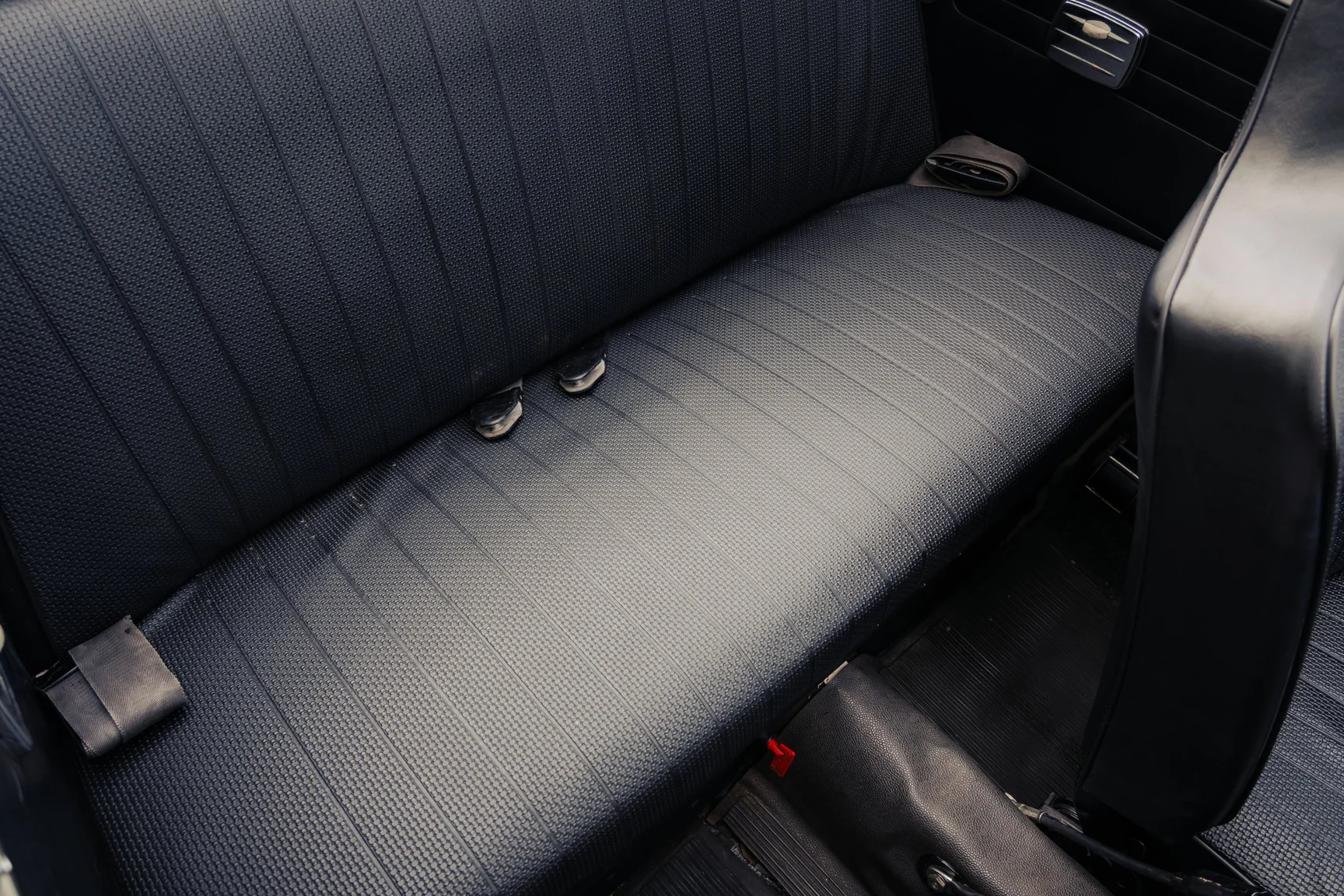 Interior image of 1972 Volkswagen 1302 S Cabriolet (31)