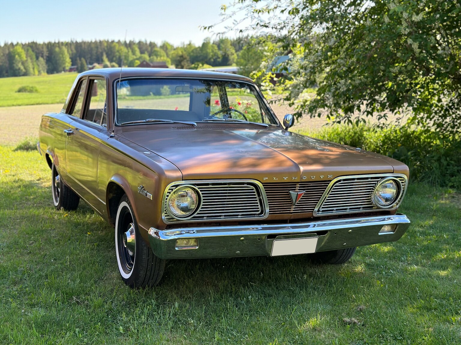 Exteriörbild på 1966 Plymouth Valiant 100 2-door Sedan (13)