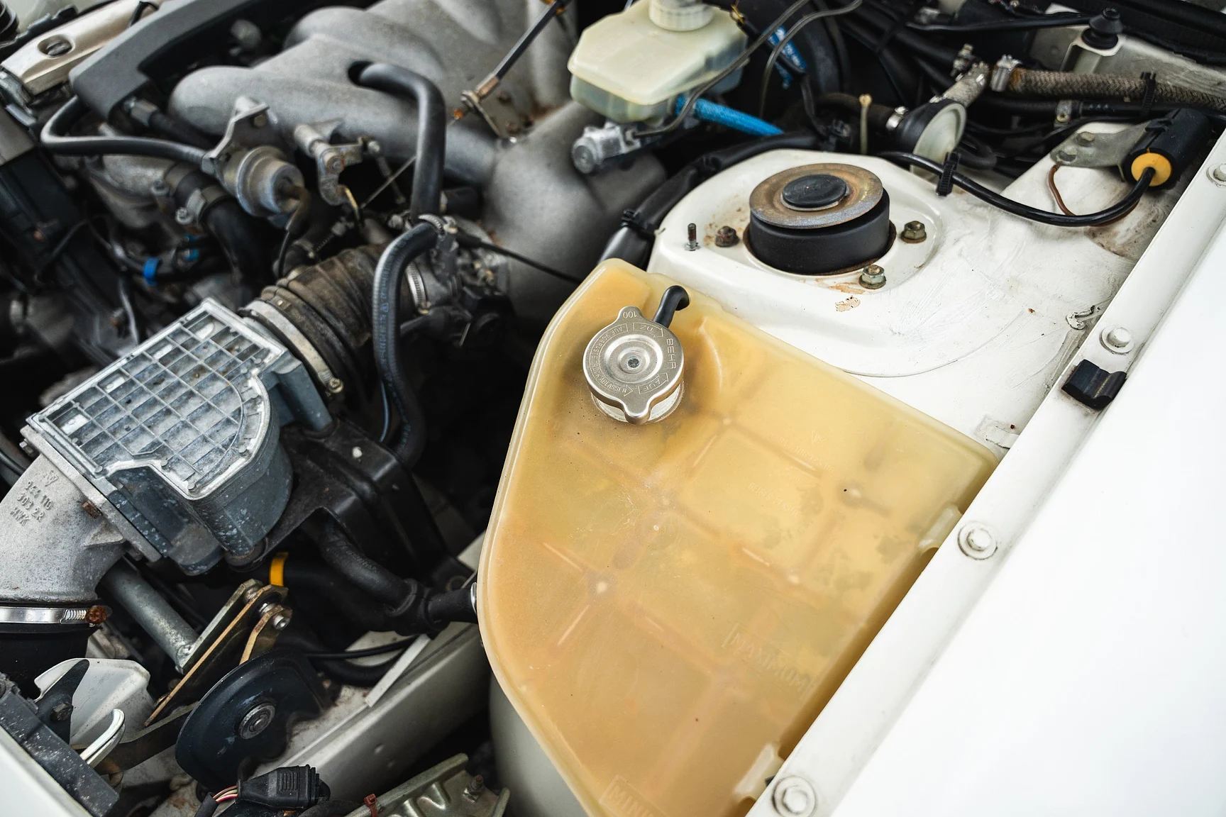Image of 1990 Porsche 944 S2 Cabriolet  mechanics (21)