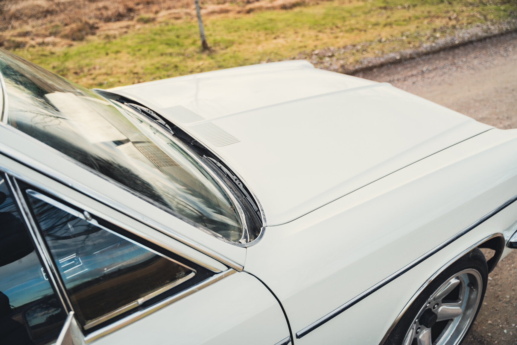Exterior image of 1973 Opel Diplomat V8