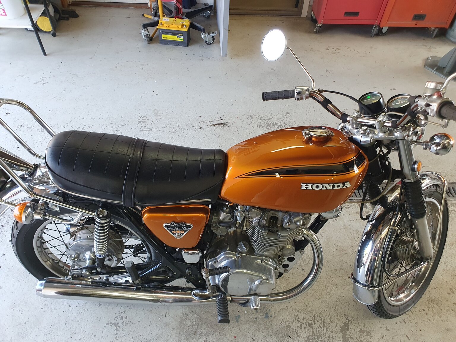 Exterior image of 1971 Honda CB 450 DOHC K3