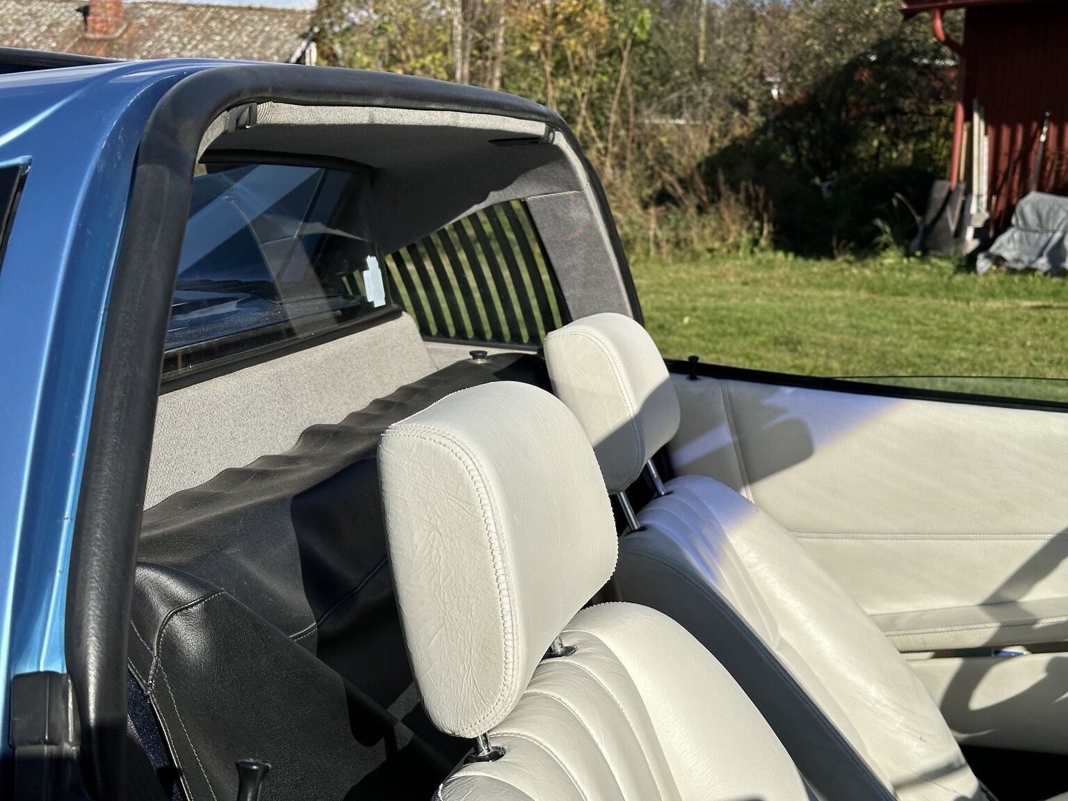 Interiörbild 1986 Ferrari 328 GTS