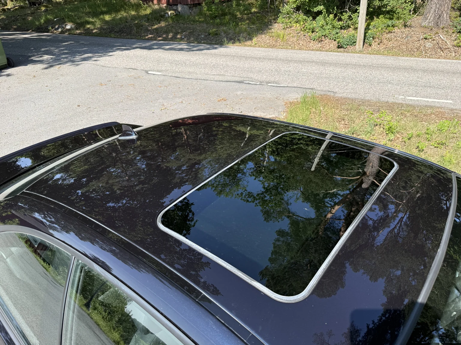 Exterior image of 2004 BMW M3 Coupé (65)