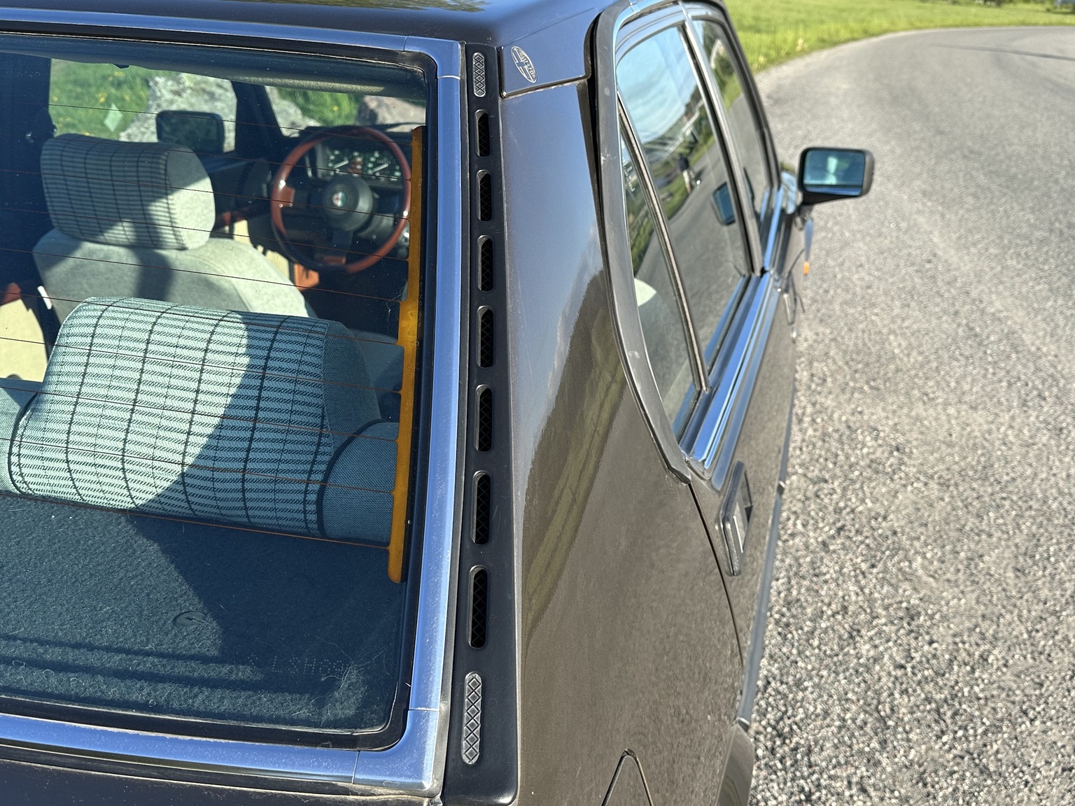 Exteriörbild på 1984 Alfa Romeo Alfetta 2000