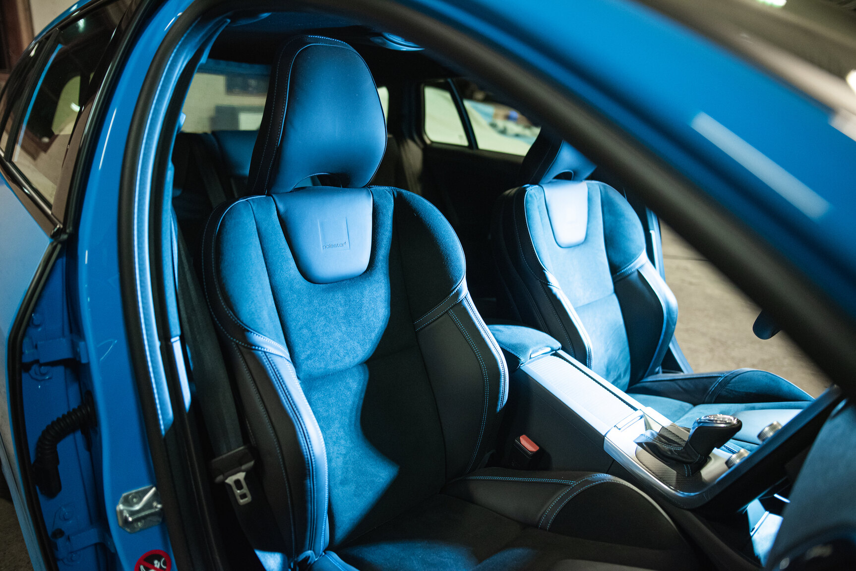 Innenraumfoto von 2017 Volvo V60 Polestar T6 AWD
