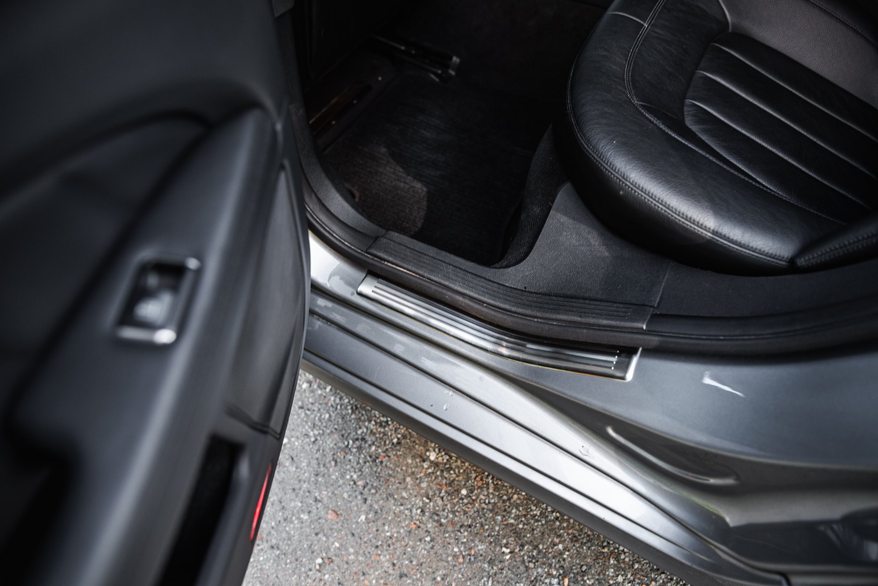 Interior image of 2011 Mercedes-Benz CLS 500