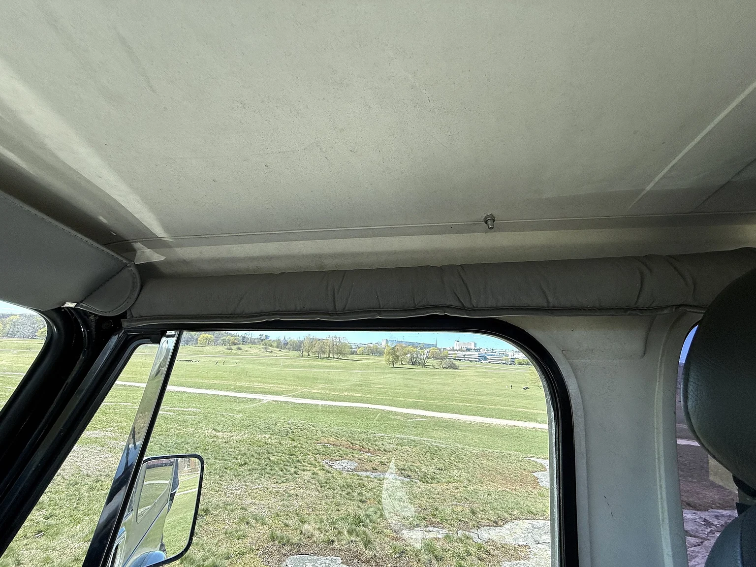 Exterior image of 1990 Jeep Wrangler Islander (95)