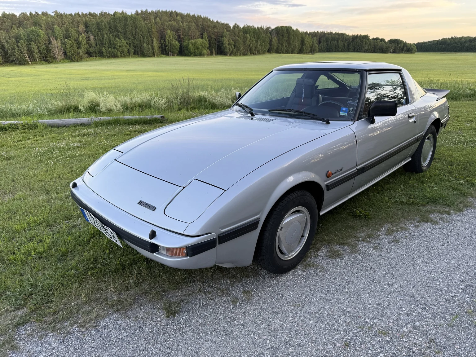 Exterior image of 1983 Mazda RX-7 (1)