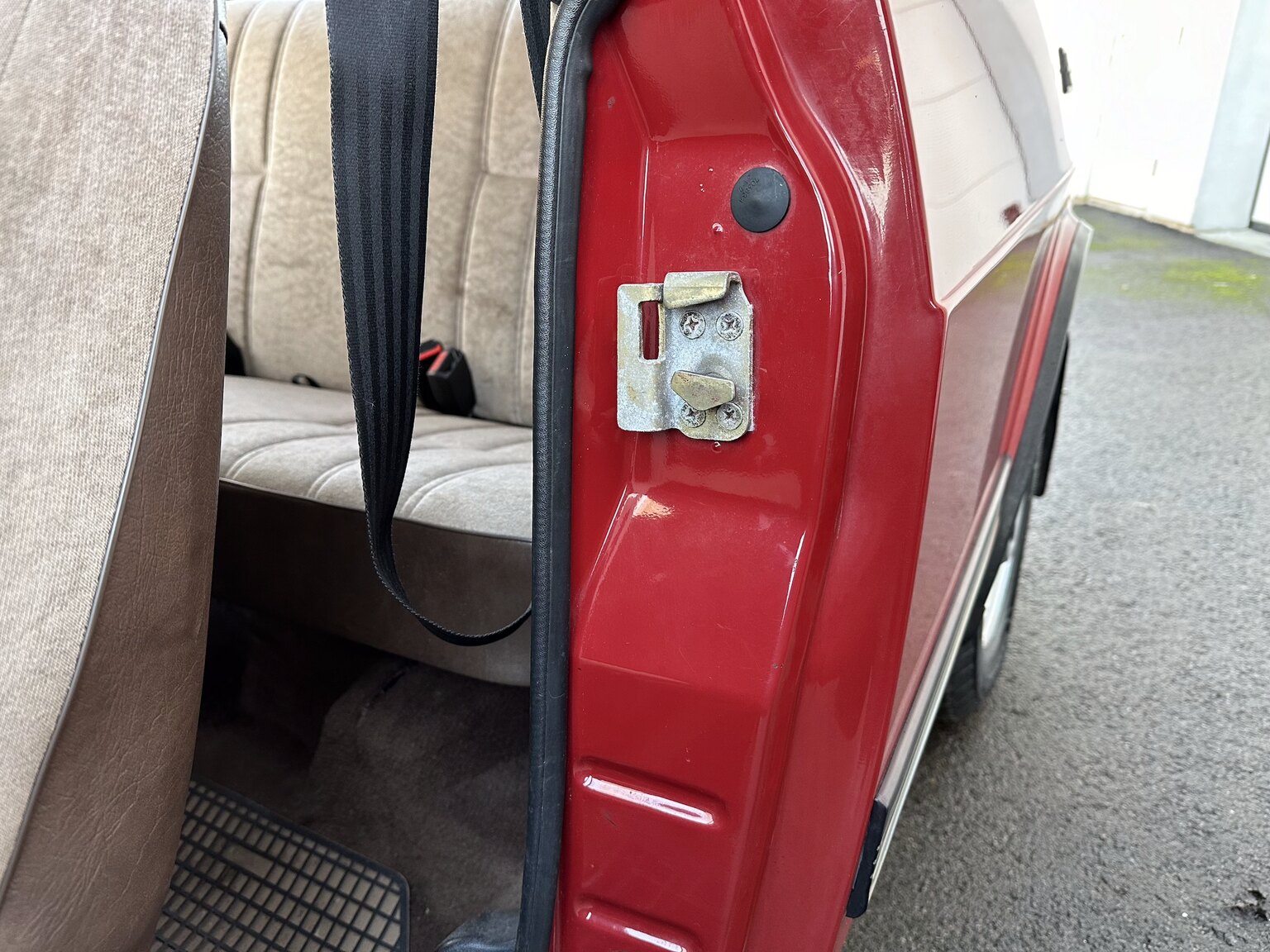 Interior image of 1984 Saab 900 GL