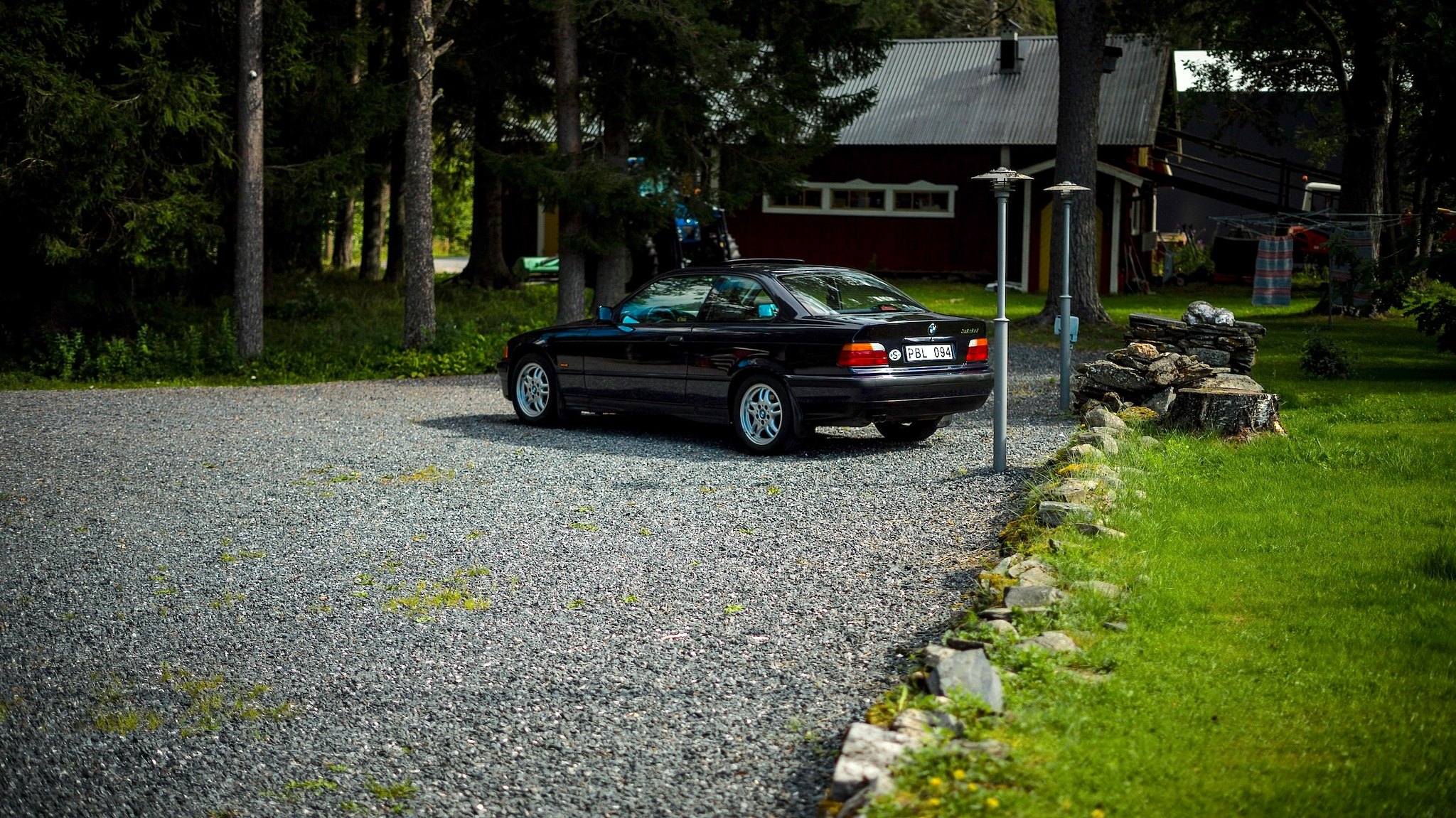 Exterior image of 1997 BMW 328i Coupé Automatisk