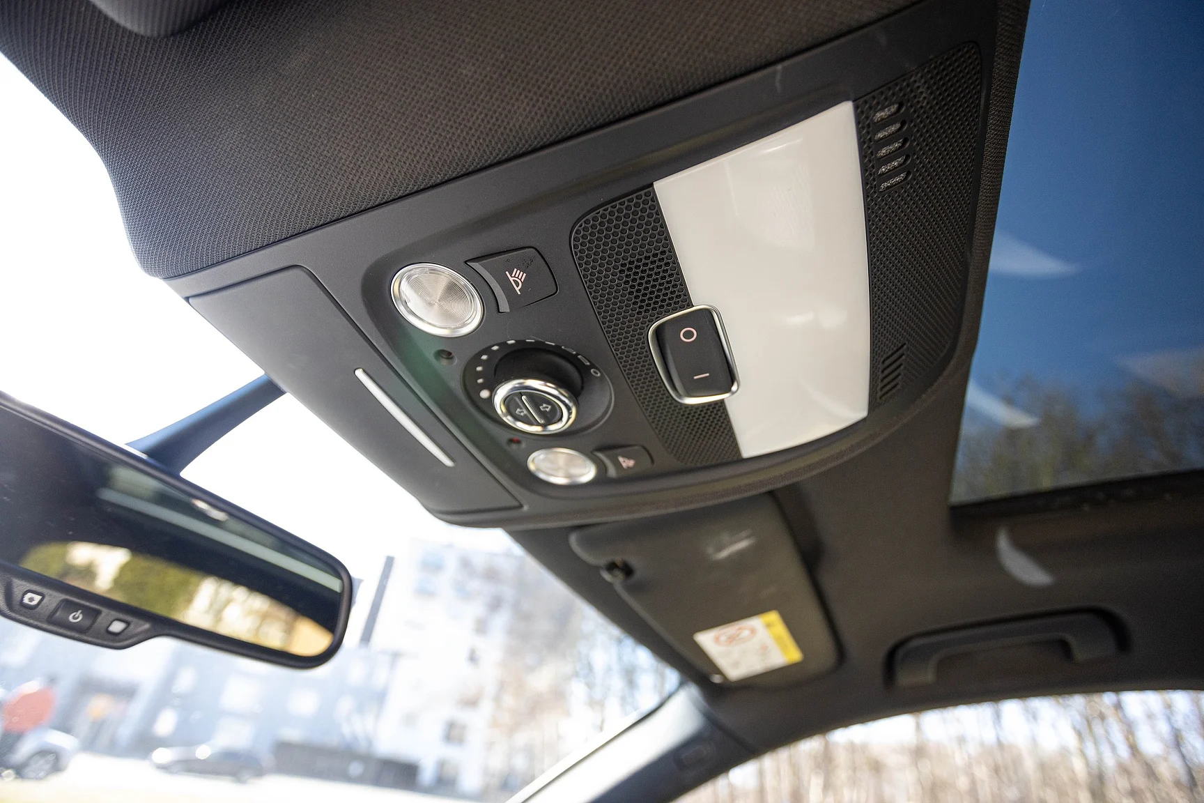 Innenraumfoto von 2017 Audi SQ 5 Plus TDI (8)