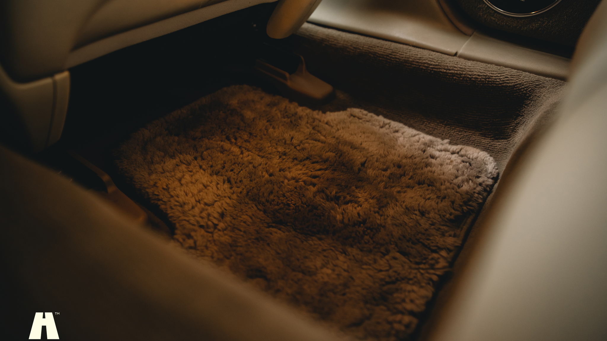 Interior image of 2003 Jaguar XJ Super V8