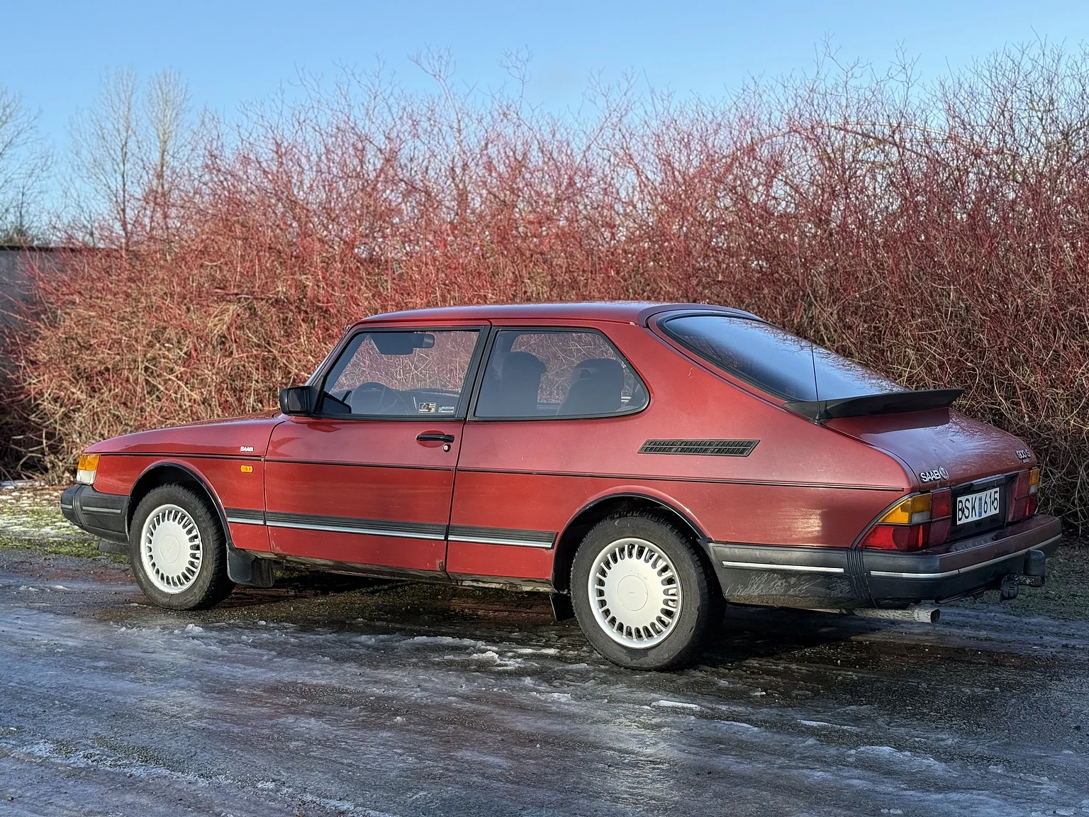 Exterior image of 1991 SAAB 900S Turbo 2-door (9)