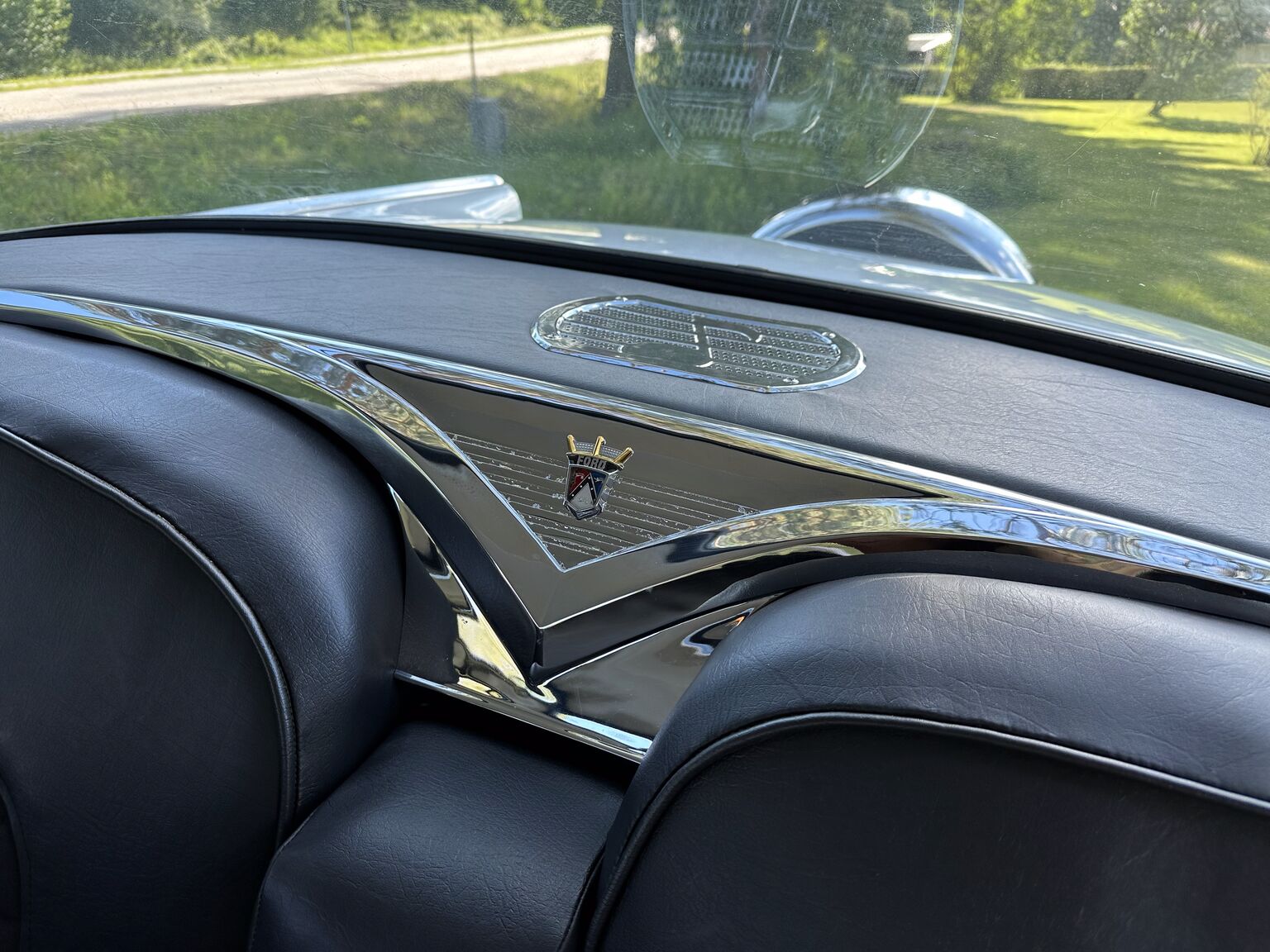Interiörbild 1955 Ford Fairlane Crown Victoria