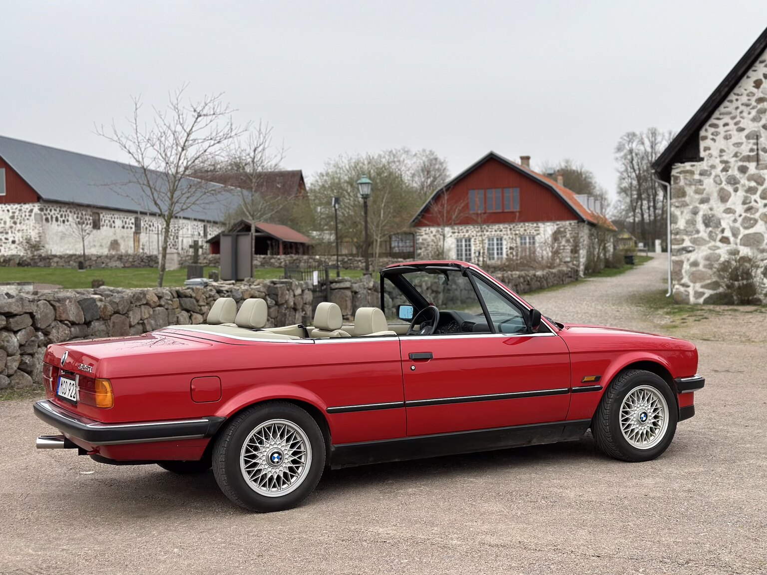 Aussenfoto 1987 BMW 325i Convertible (22)