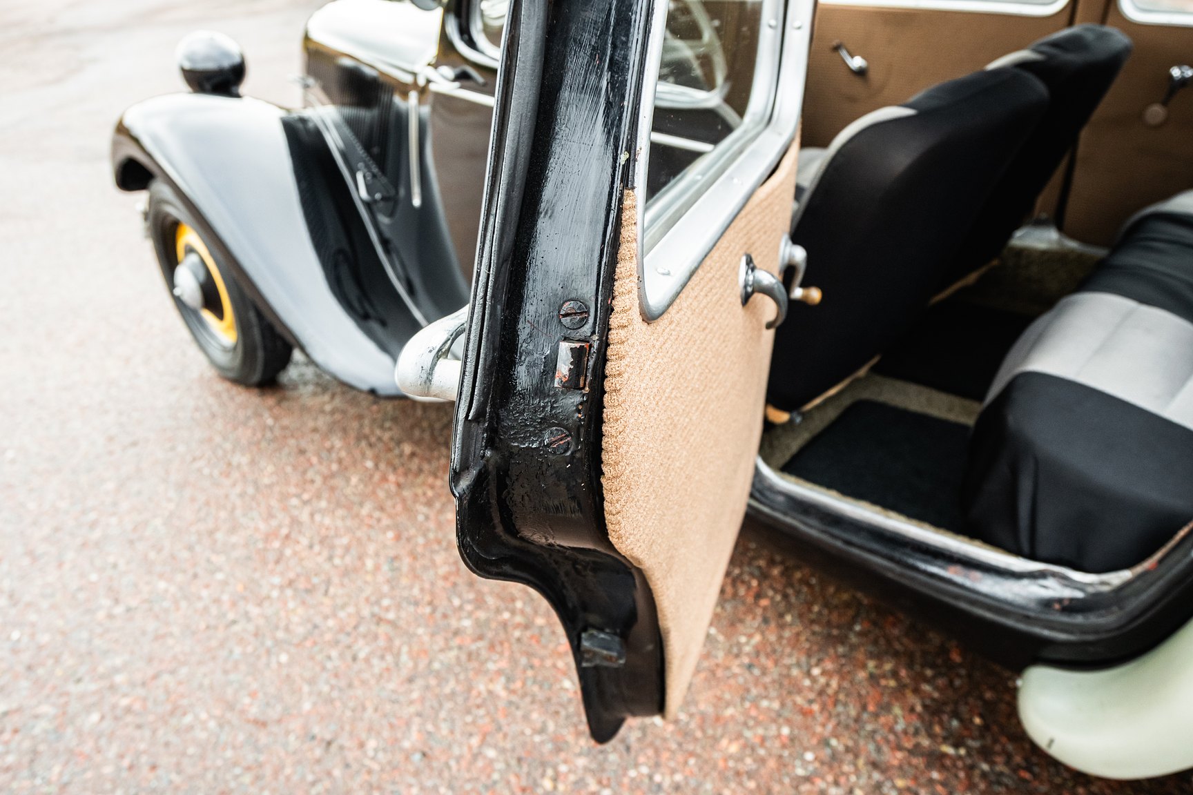 Interior image of 1951 Citroën Berline 11 Sport