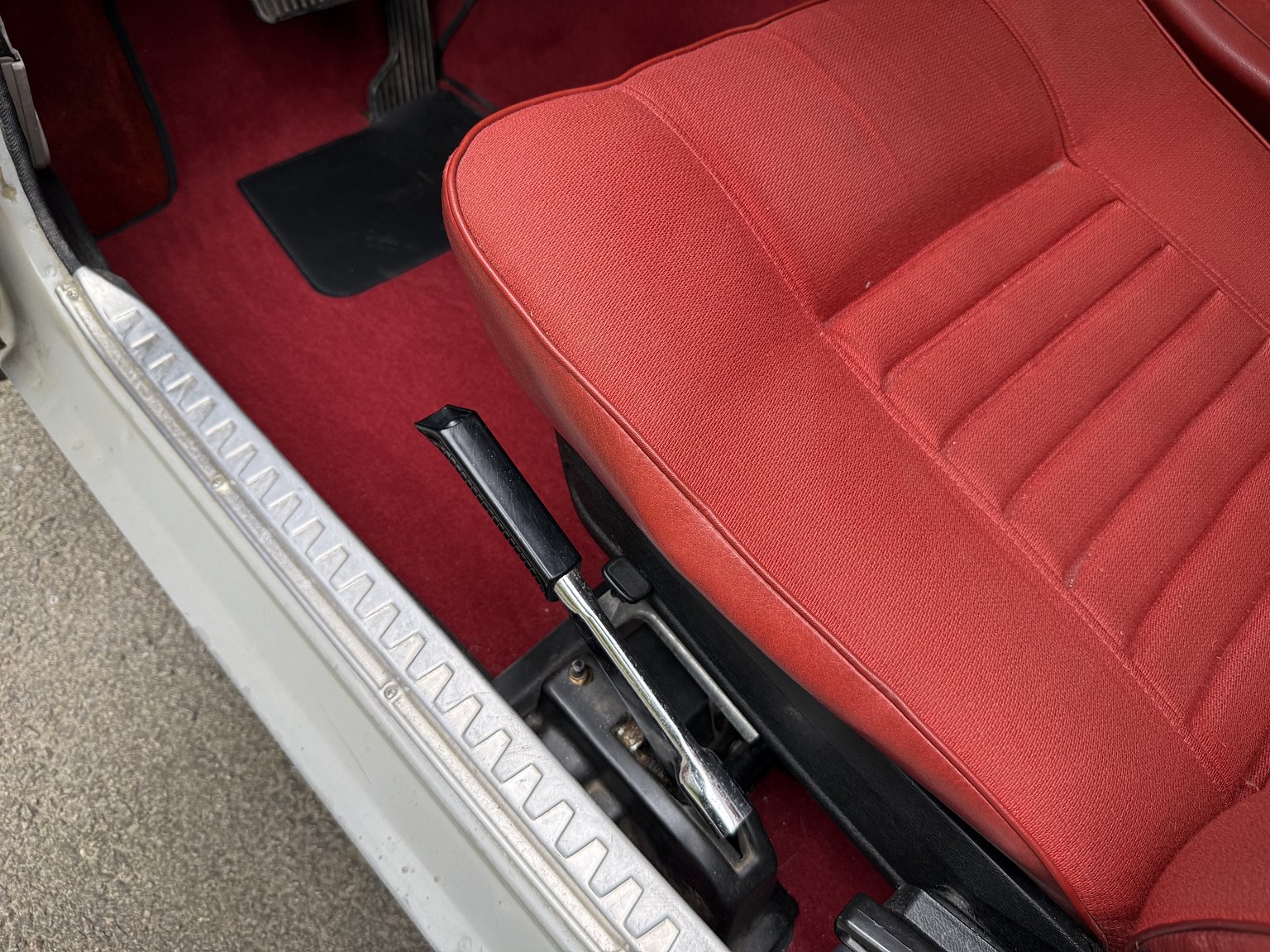 Interior image of 1970 Volvo 142 Automatic