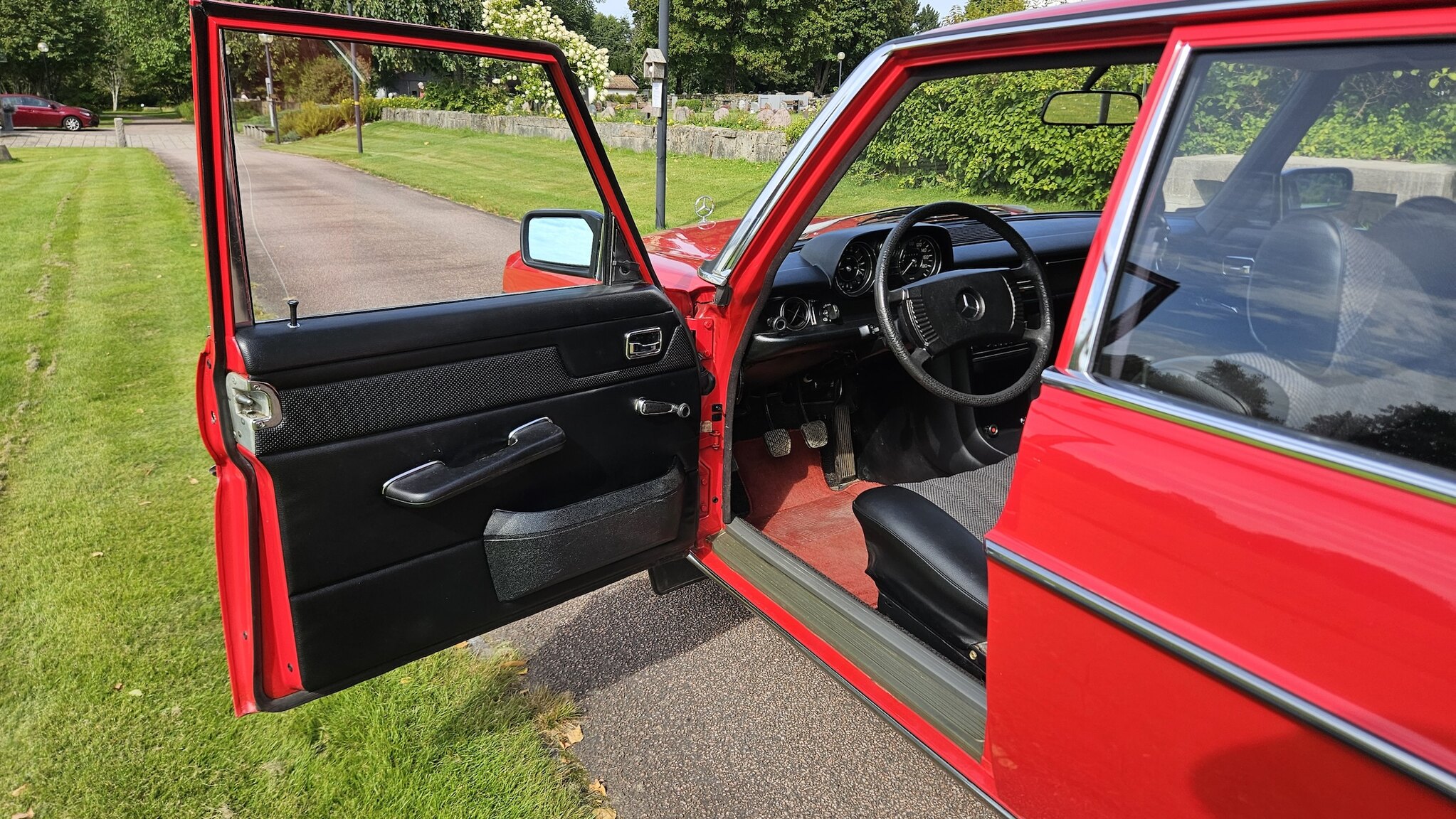 Innenraumfoto von 1975 Mercedes-Benz 200