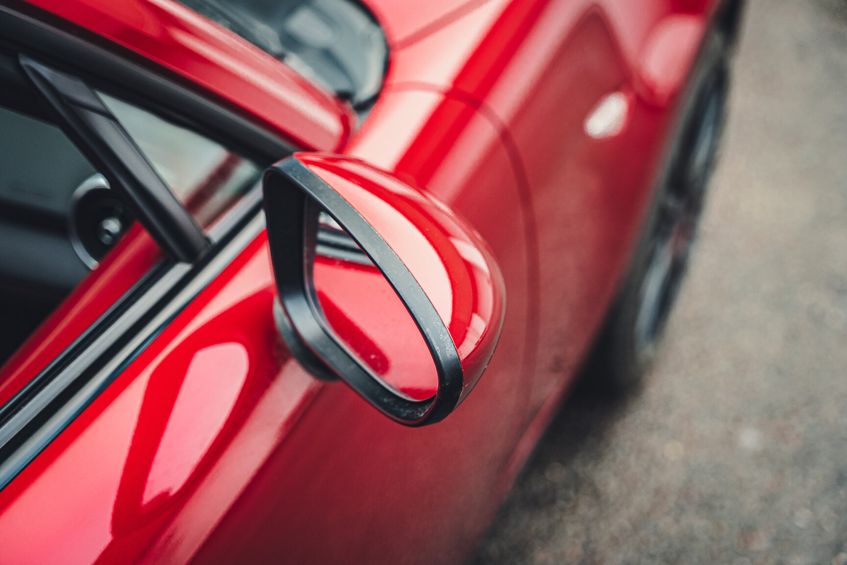 Exteriörbild på 2017 Mazda MX-5 RF - Ett sista race