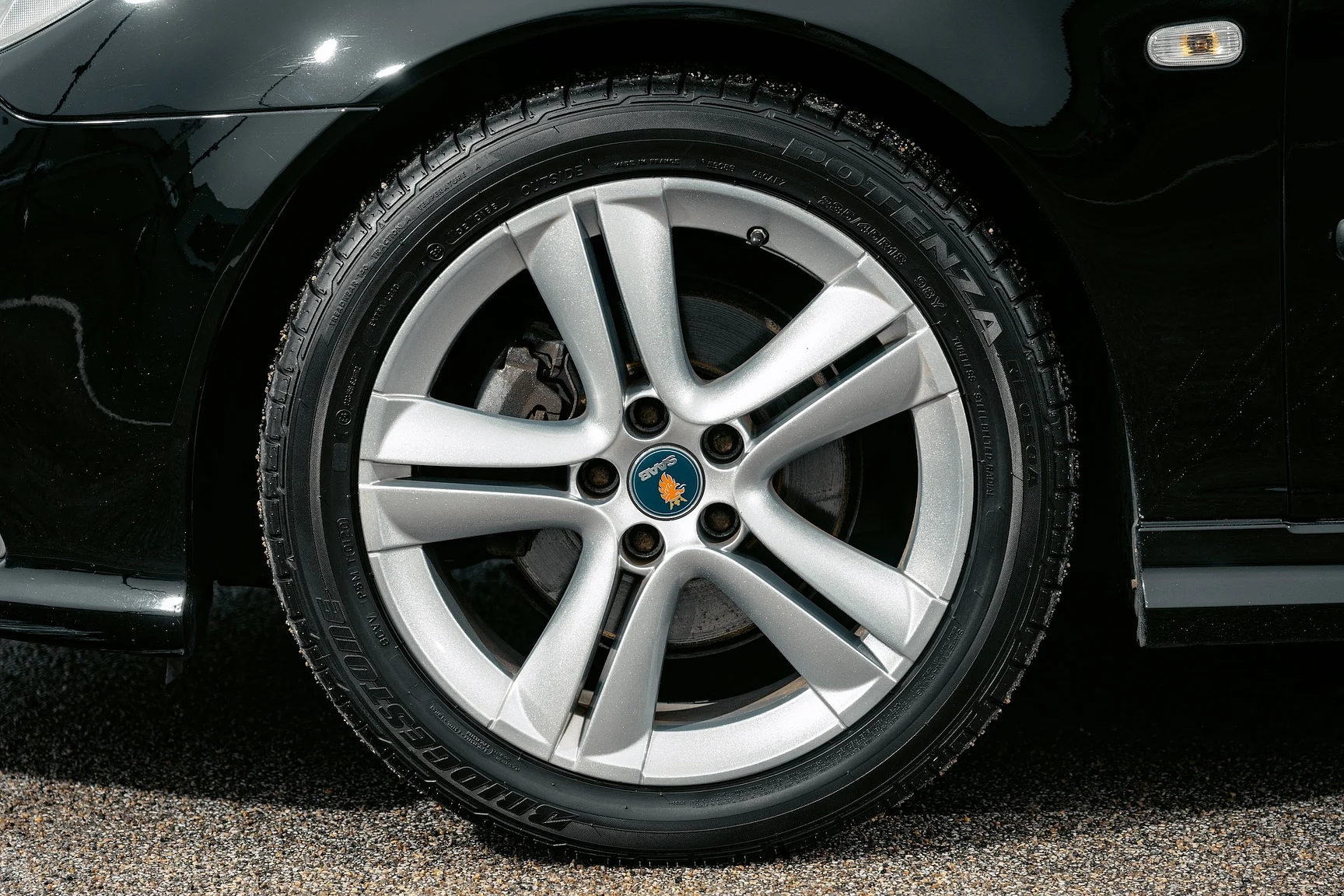 Exterior image of 2004 SAAB 9-3 Aero 2.0T Cabriolet (28)