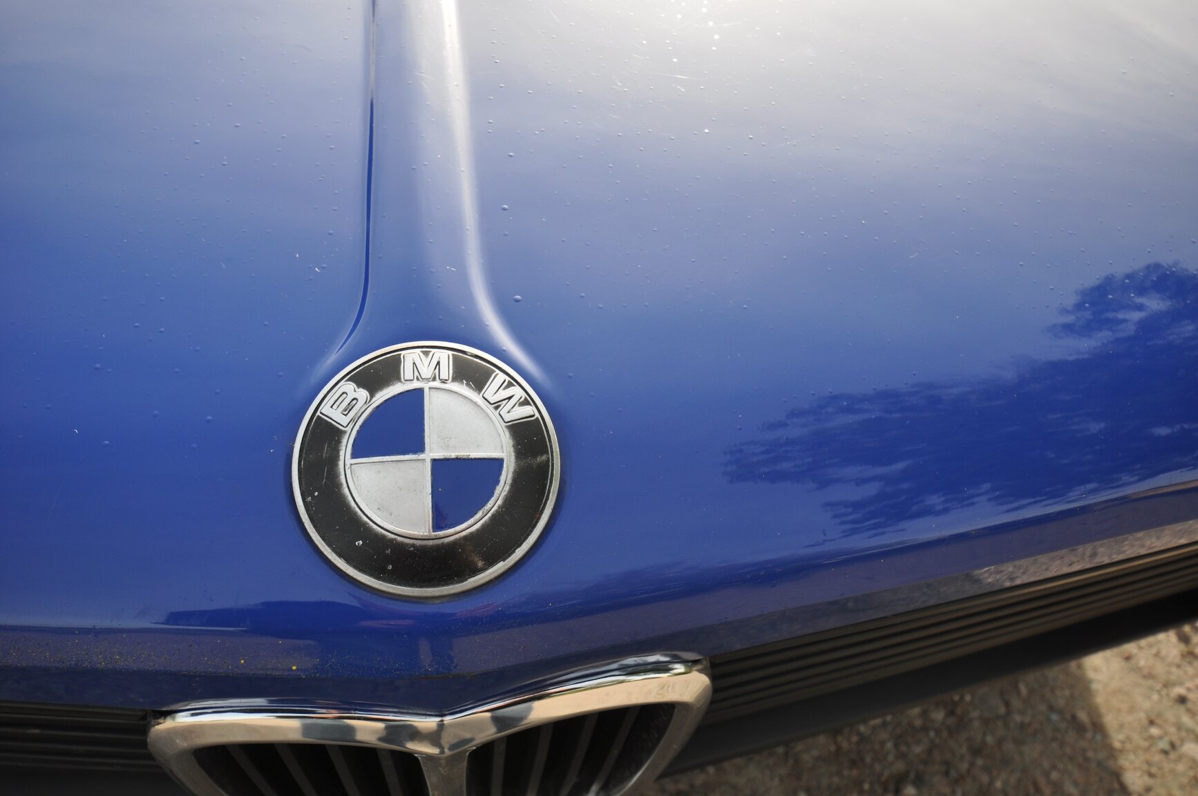 Exteriörbild på 1975 BMW 2002 Tii