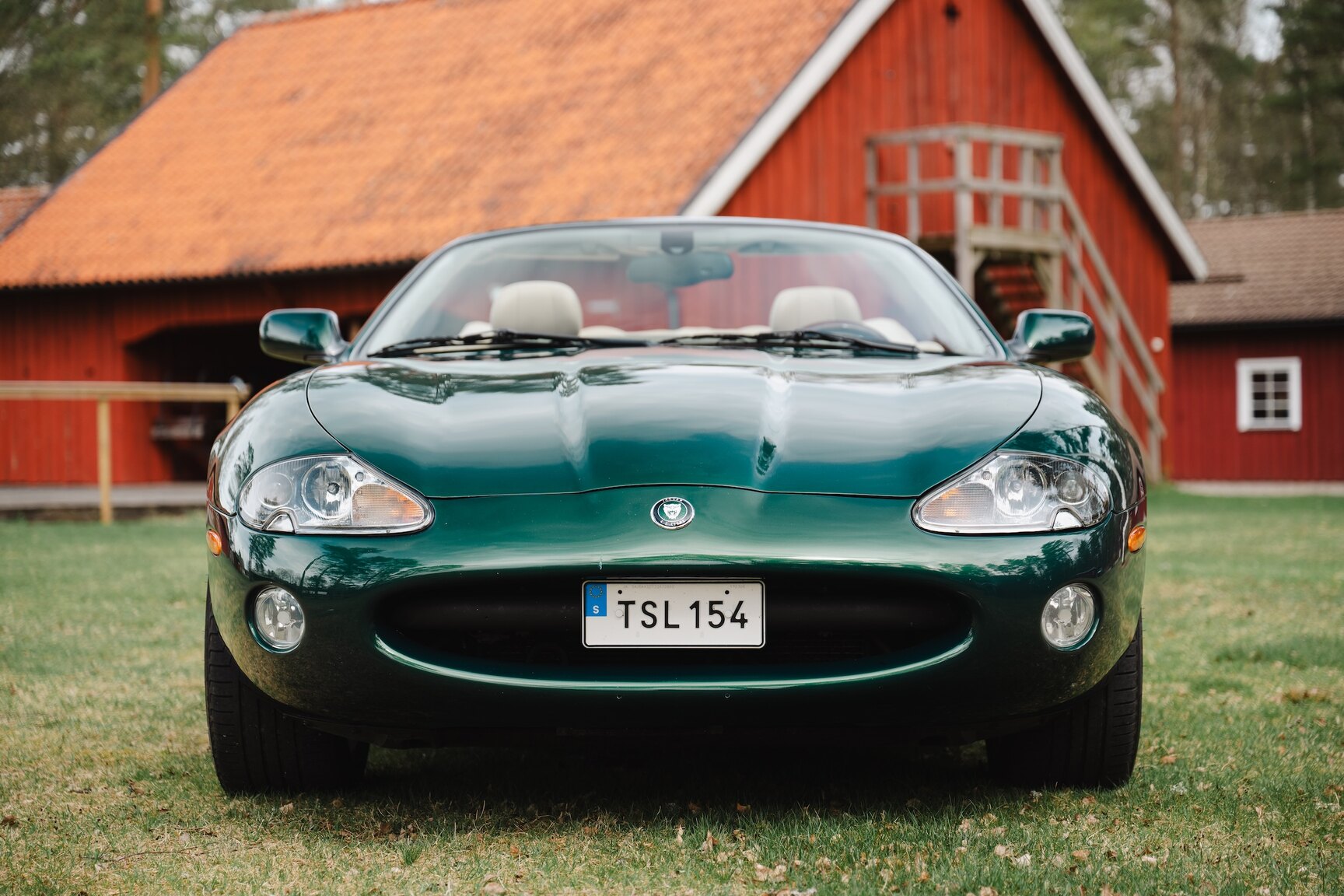 Exterior image of 2003 Jaguar XK8 Cabriolet
