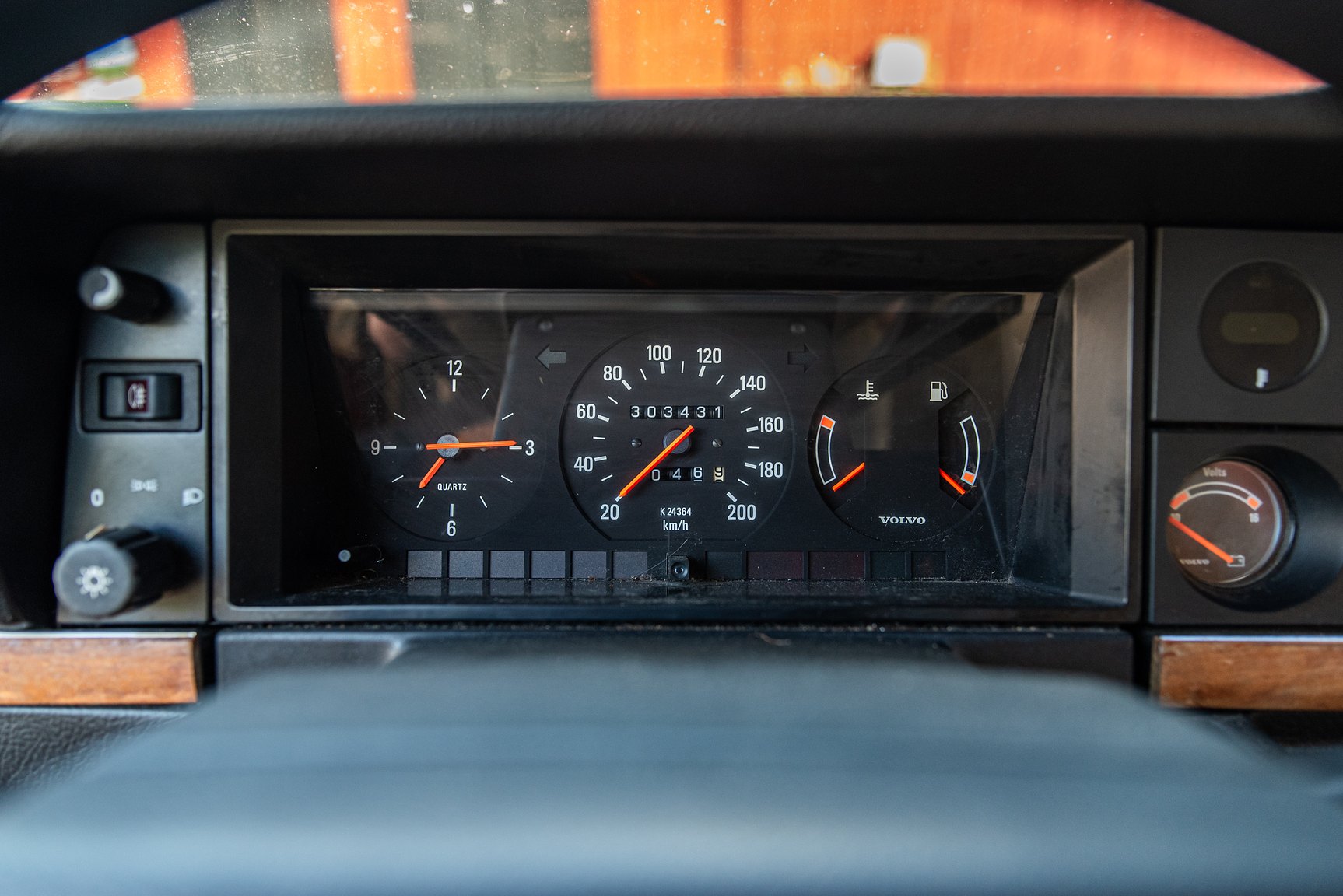 Innenraumfoto von 1993 Volvo 245 GL Classic "No Reserve Auction"