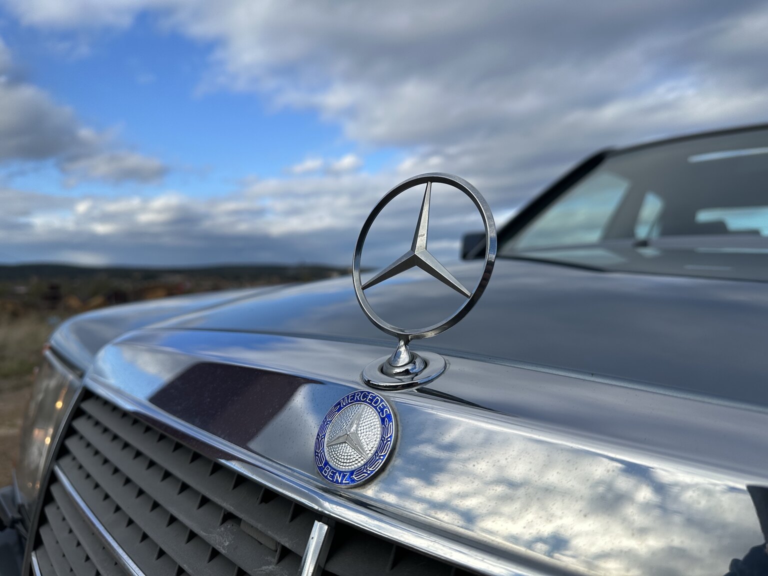 Exterior image of 1988 Mercedes-Benz 190 E