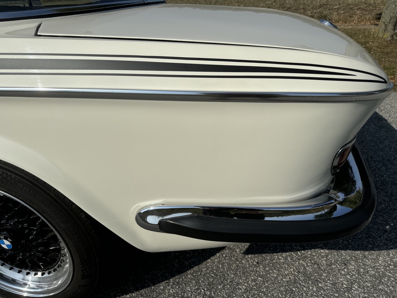 Exterior image of 1971 BMW 2800 CS