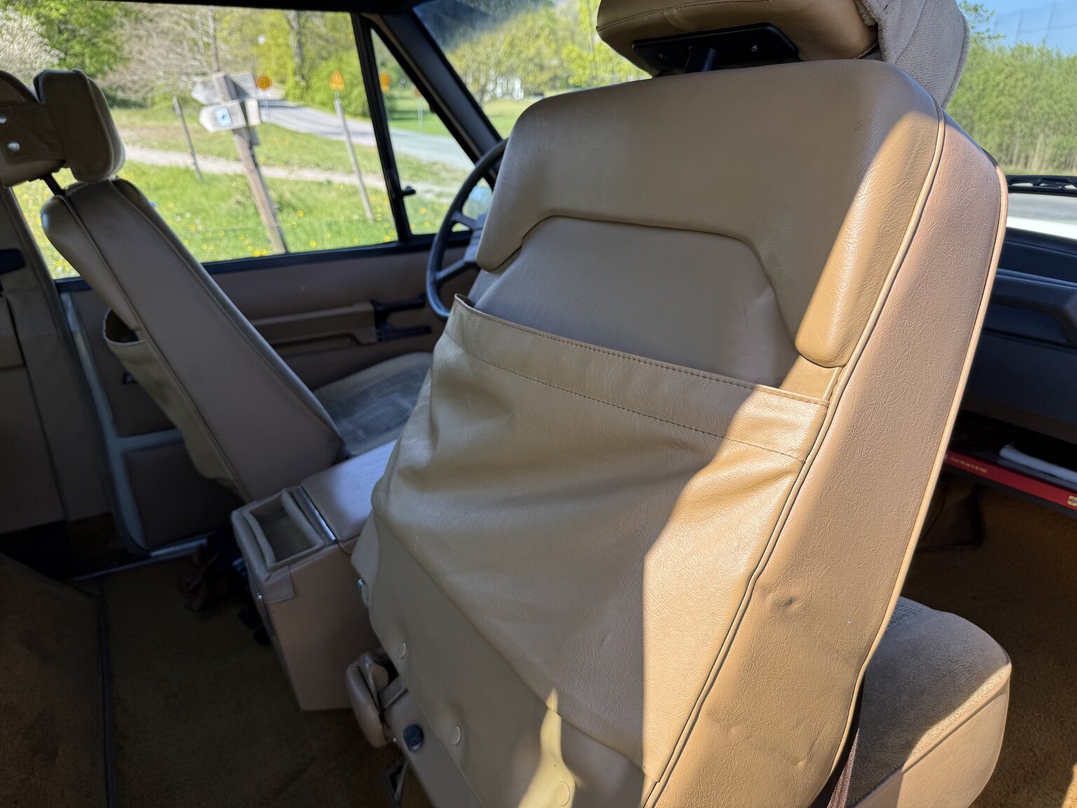 Interior image of 1985 Land Rover Range Rover 3.5 V8