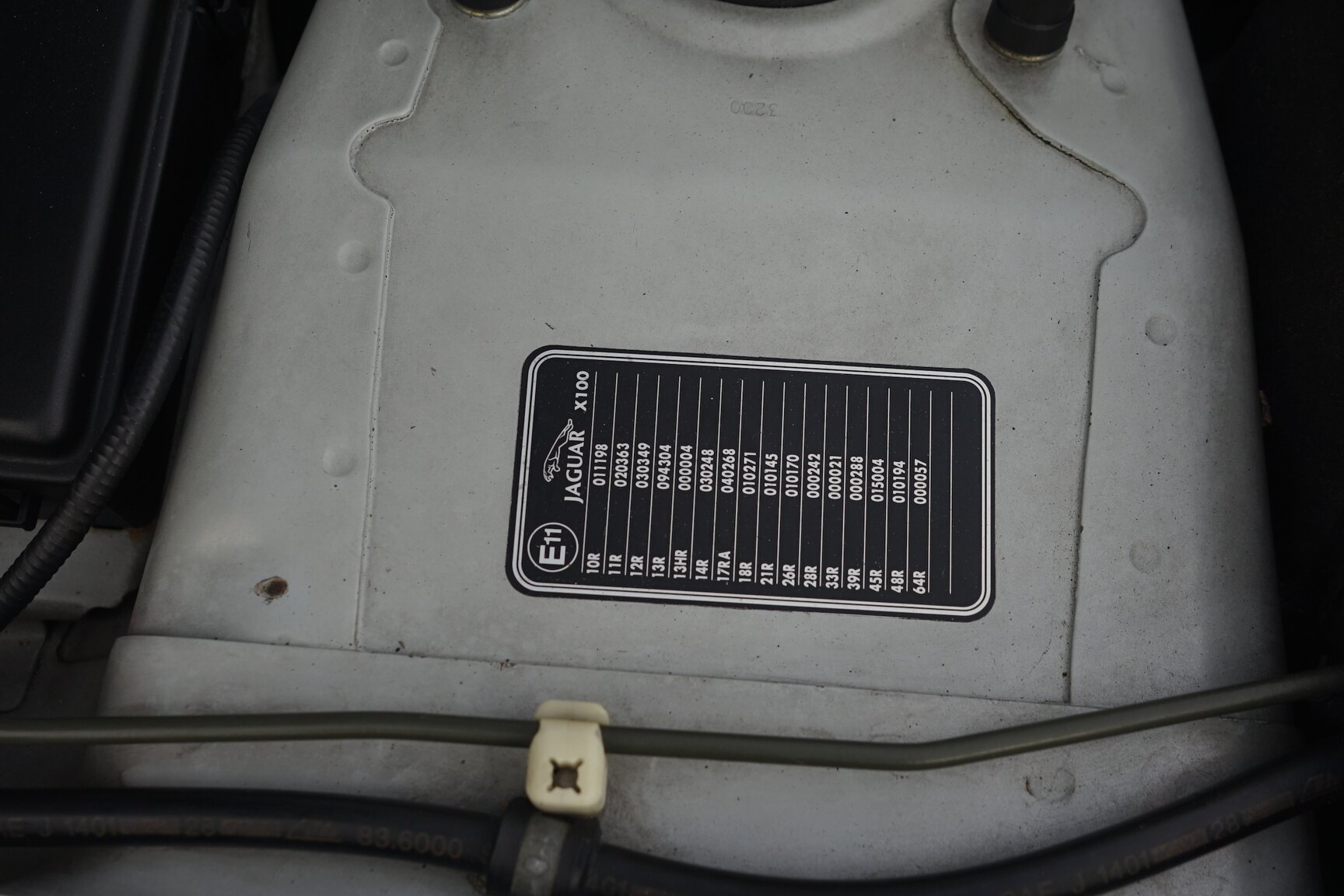 Image of 2001 Jaguar XKR Silverstone mechanics
