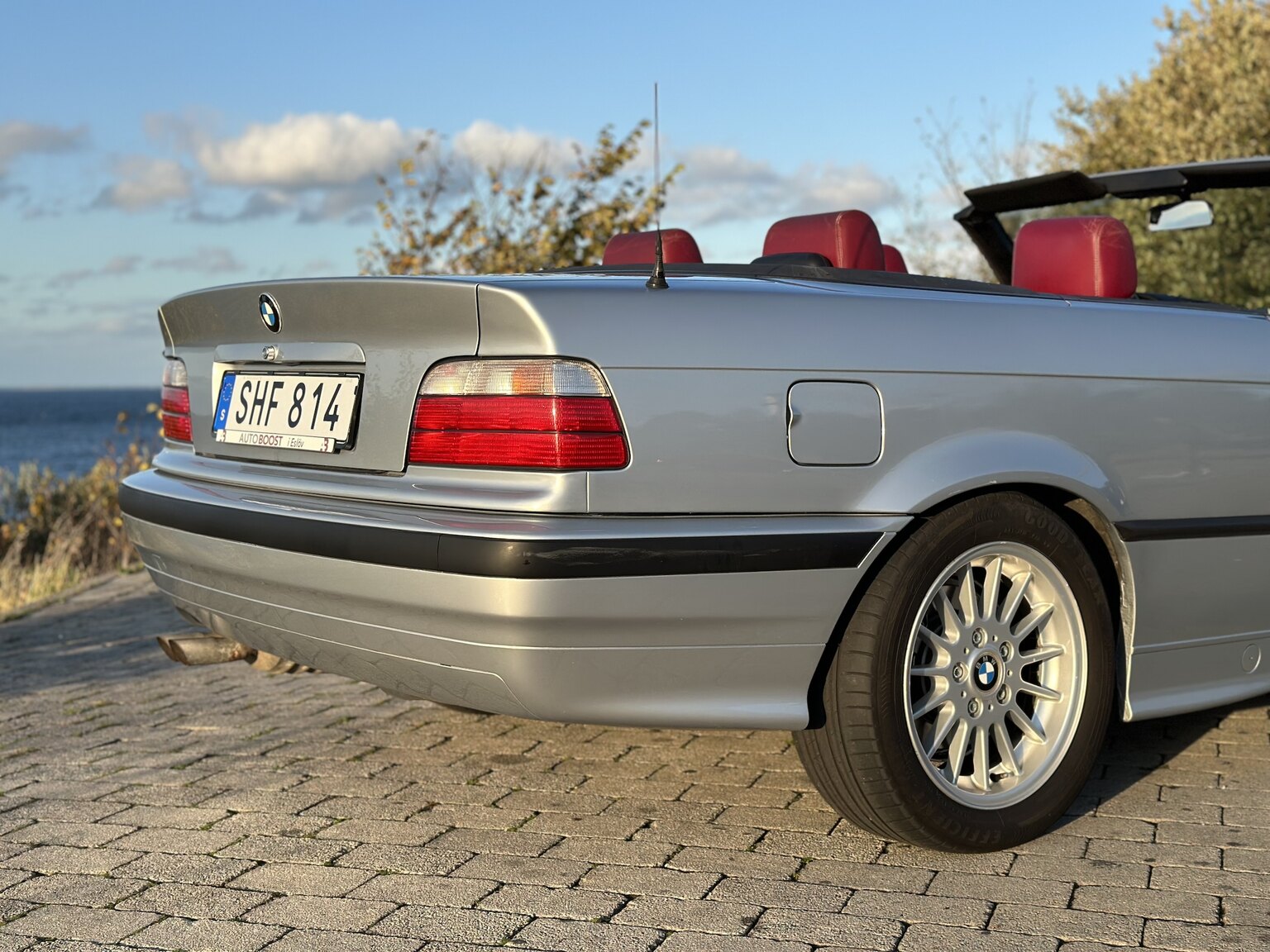 Aussenfoto 1993 BMW 325i Convertible