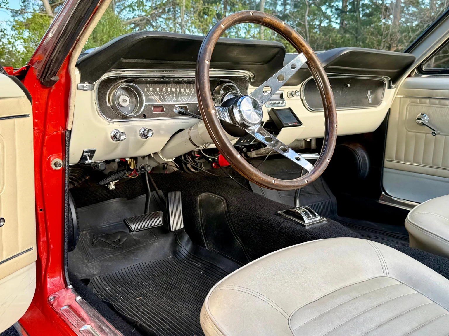 Interiörbild 1965 Ford Mustang Cabriolet (9)