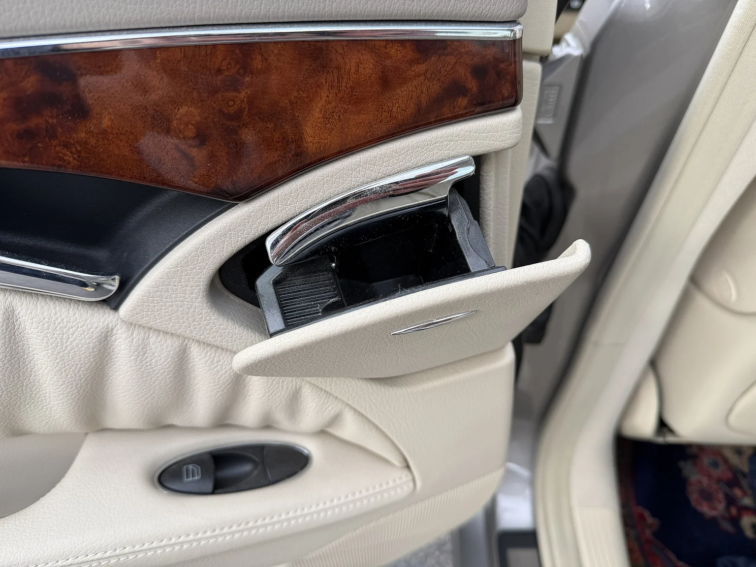 Innenraumfoto von 2004 Mercedes-Benz E 500 7G-Tronic (45)