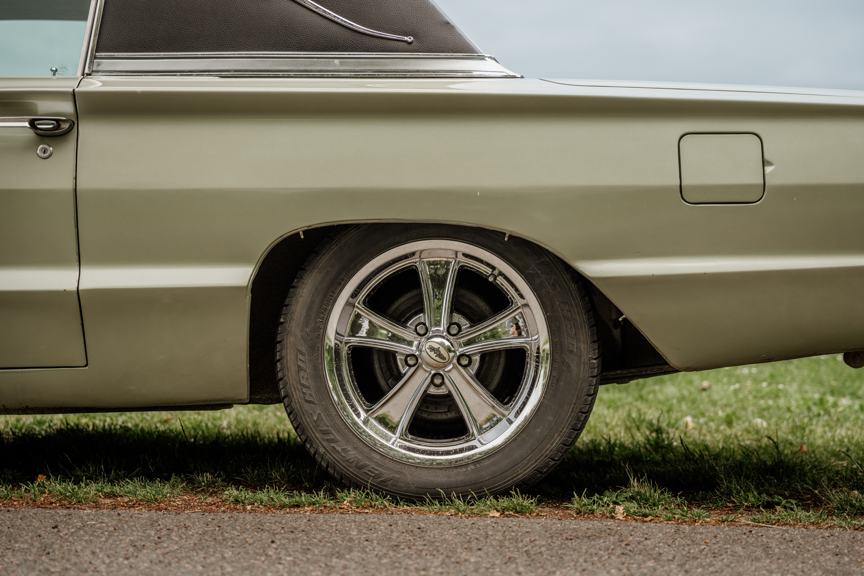 Exterior image of 1966 Ford Thunderbird 6.4 Landou Limited Edition