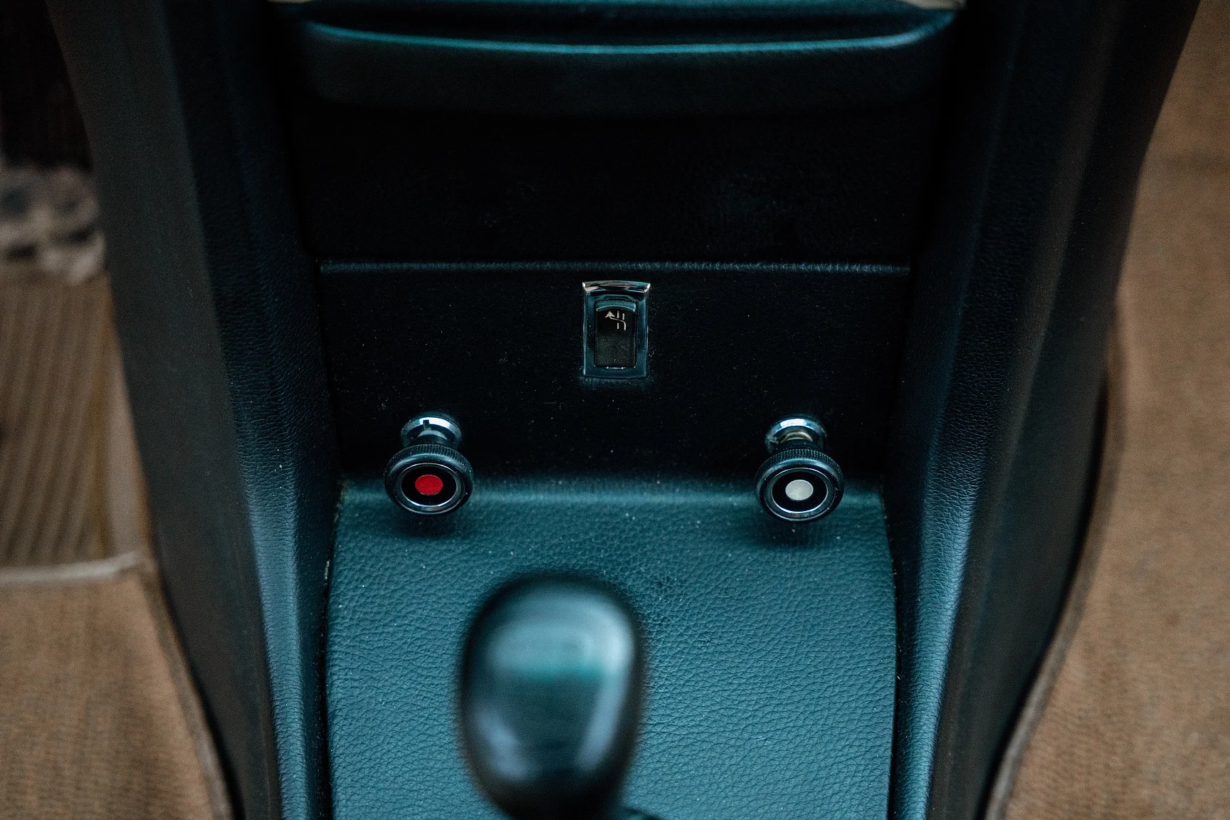 Interior image of 1975 Mercedes-Benz 240 D 3.0 (13)