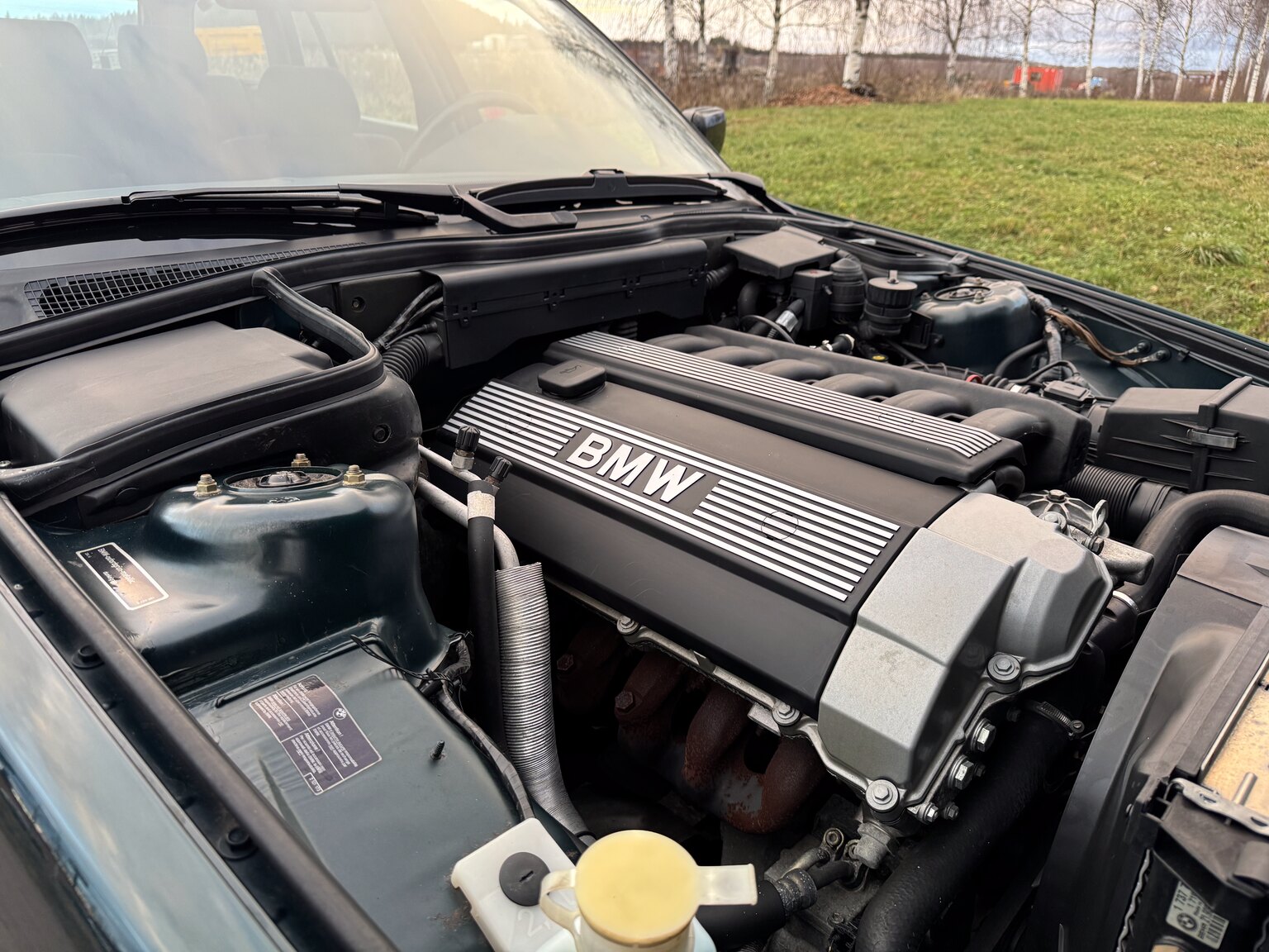 Image of 1996 BMW 520i Touring mechanics