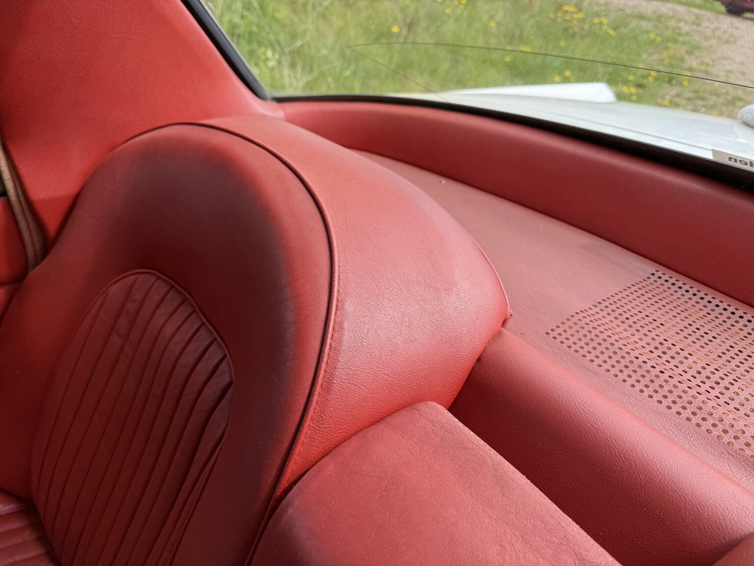 Interior image of 1967 Rover 2000 TC 2.0 OHC