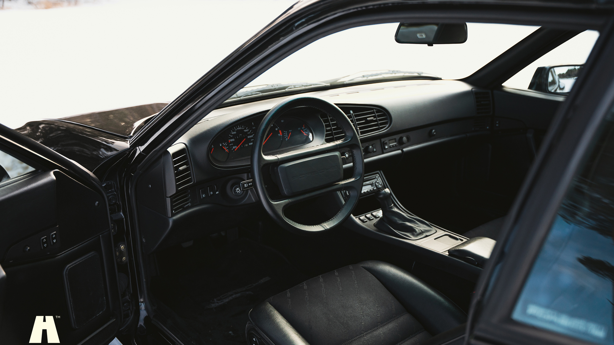 Innenraumfoto von 1990 Porsche 944 S2 (2)