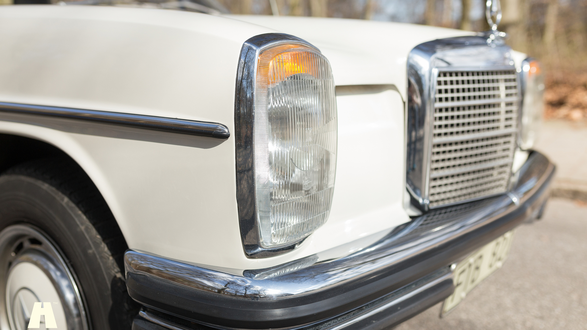 Exteriörbild på 1970 Mercedes 250 CE