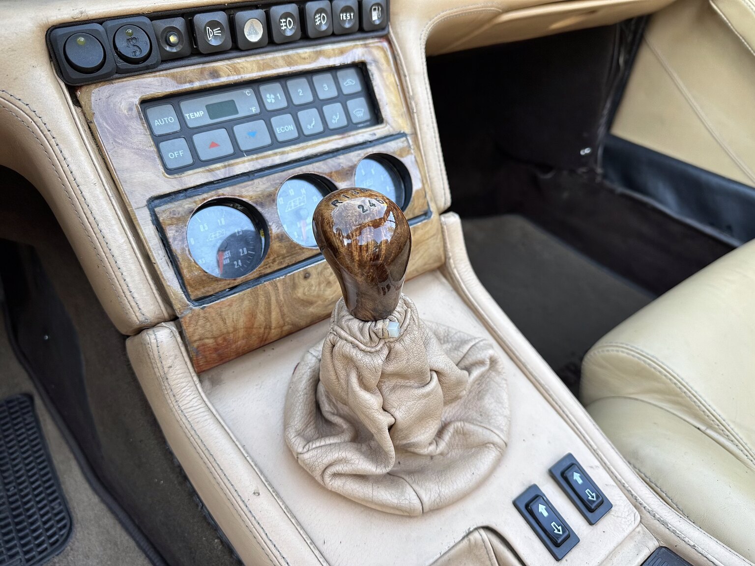 Innenraumfoto von 1987 Maserati Biturbo Spyder